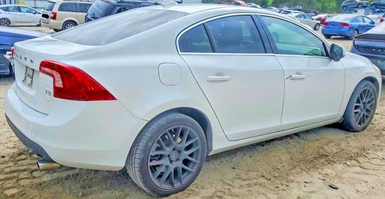 2013 Volvo S60 T5 White vin: YV1612FS1D1226585