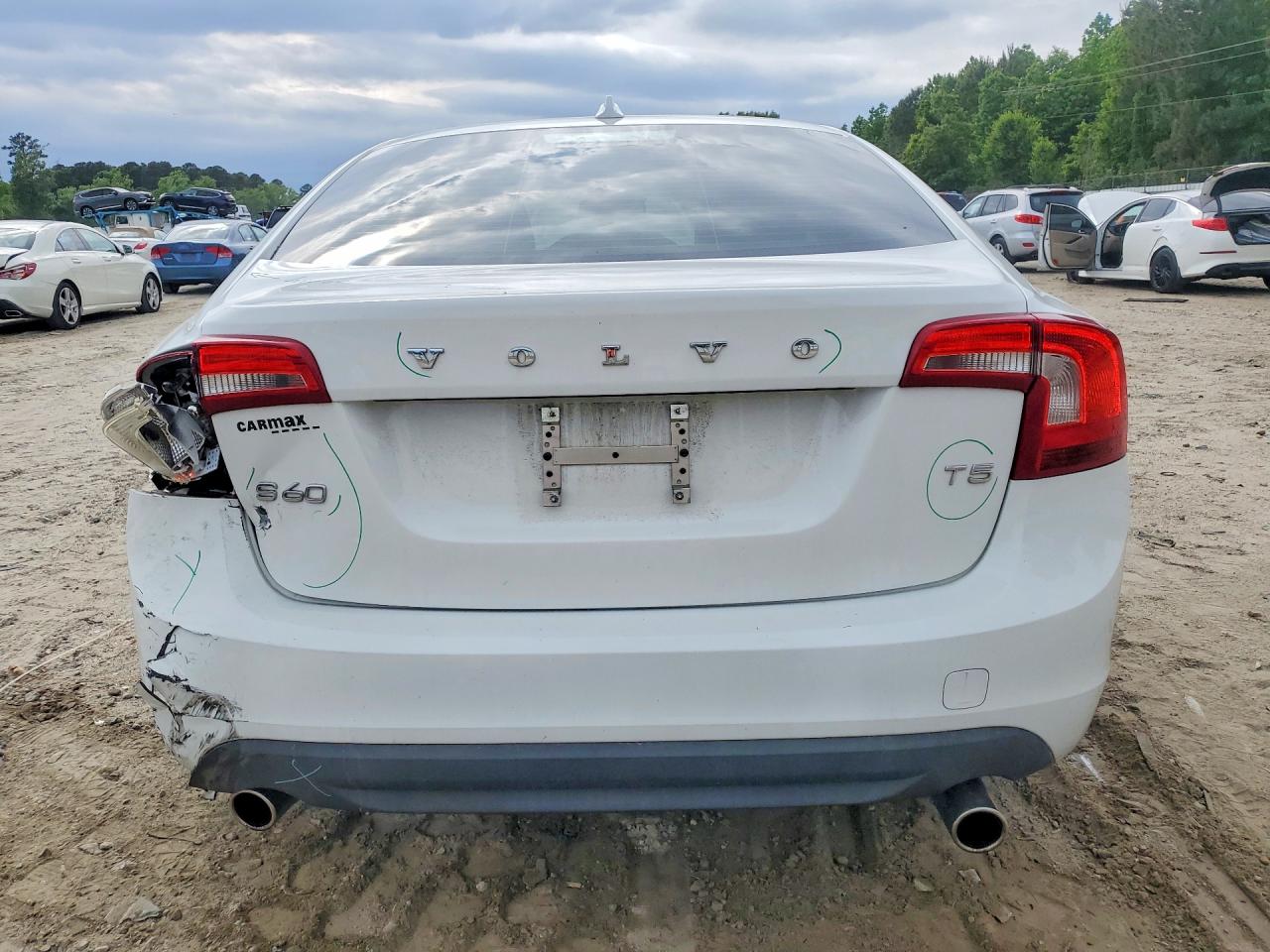2013 Volvo S60 T5 White vin: YV1612FS1D1226585