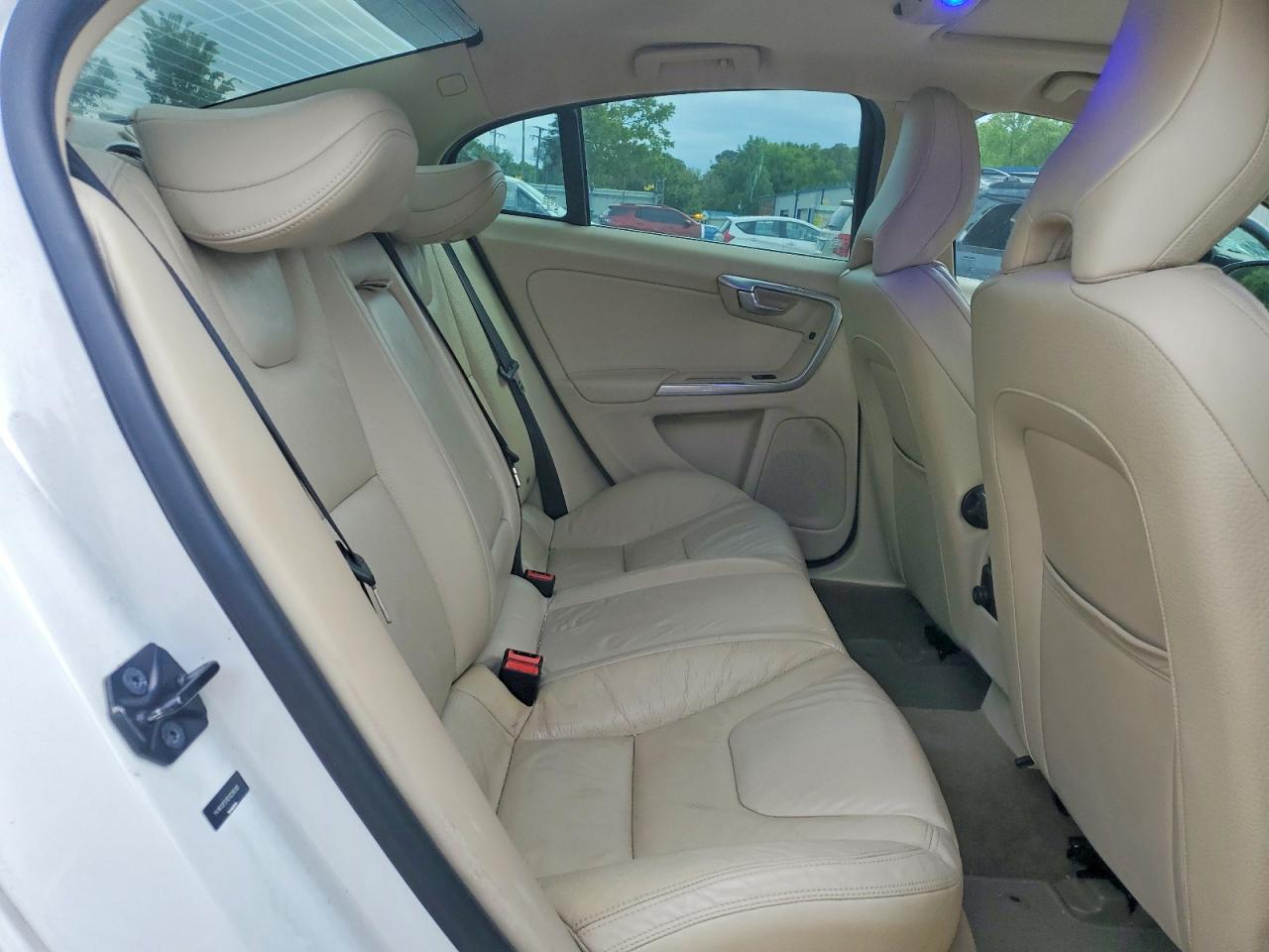 2013 Volvo S60 T5 White vin: YV1612FS1D1226585