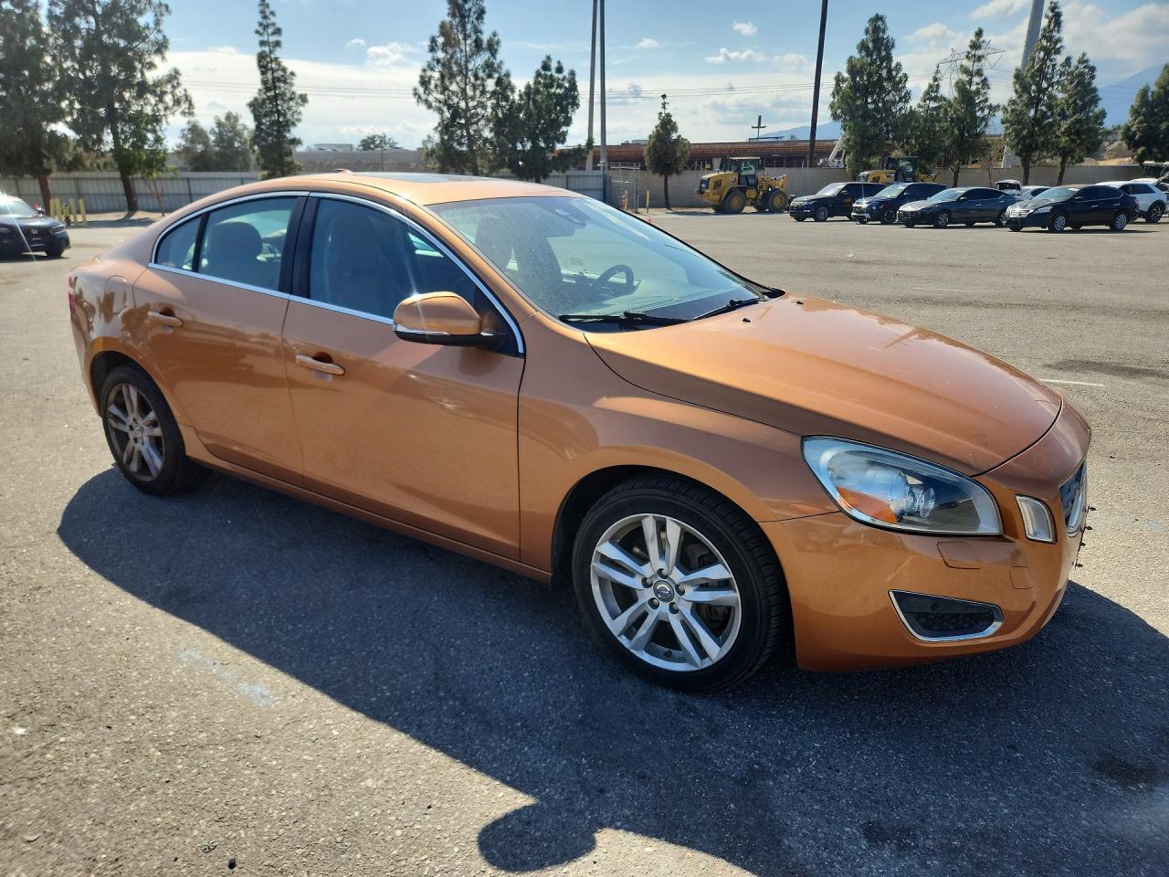 2013 Volvo S60 T5 Gold vin: YV1612FS1D2201700