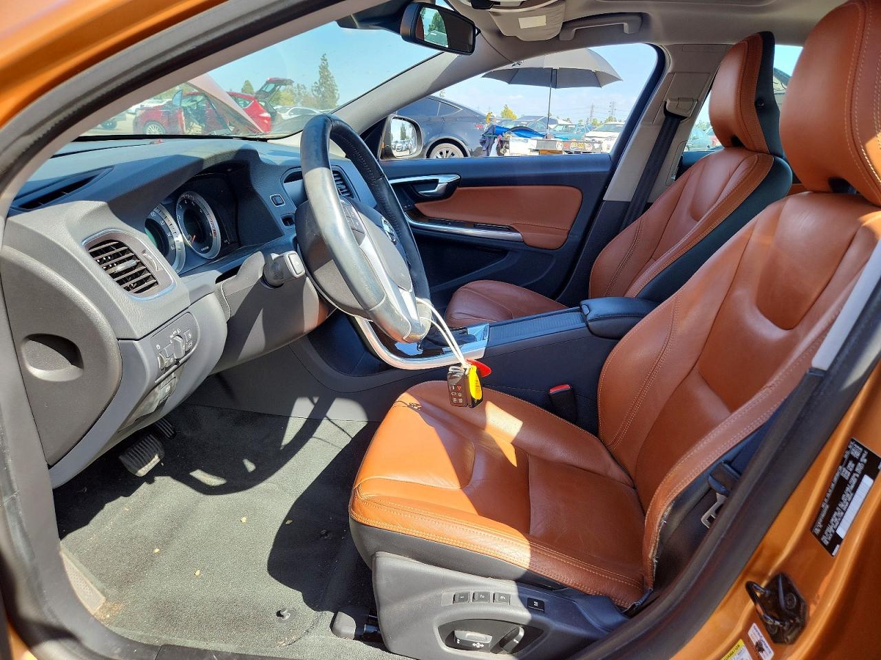 2013 Volvo S60 T5 Gold vin: YV1612FS1D2201700