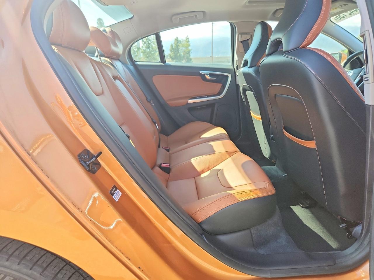 2013 Volvo S60 T5 Gold vin: YV1612FS1D2201700