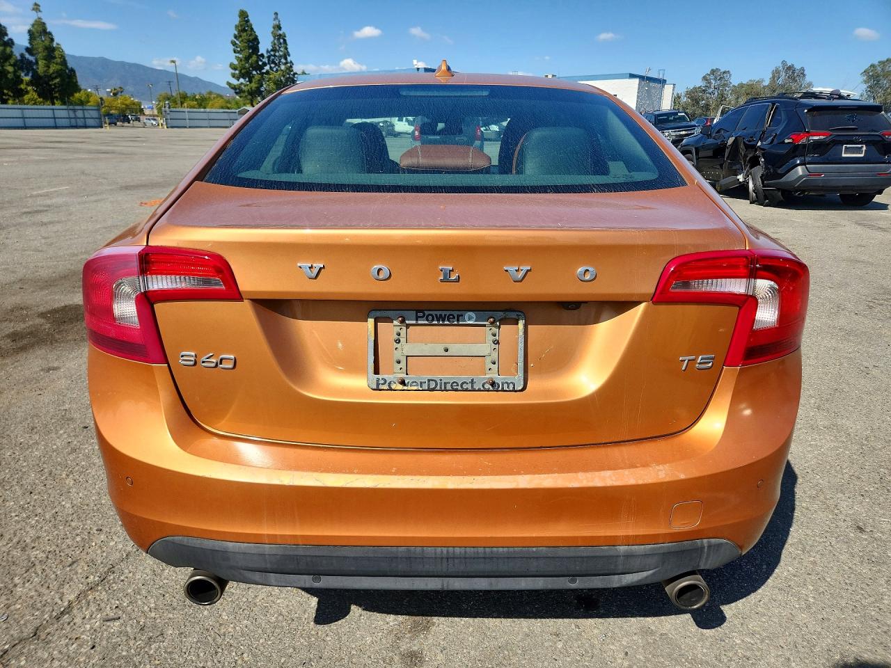 2013 Volvo S60 T5 Gold vin: YV1612FS1D2201700