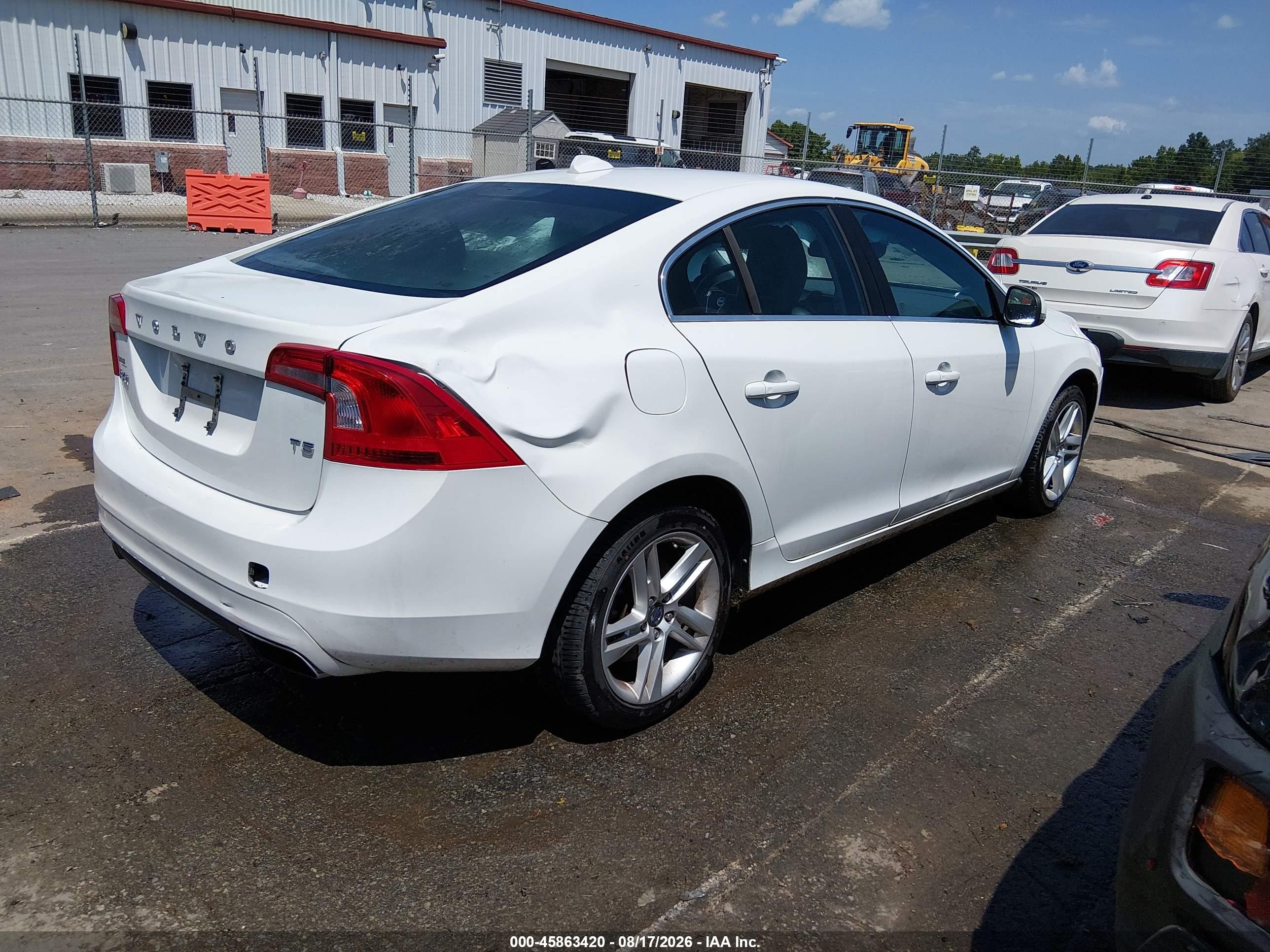 2014 Volvo S60 T5 White vin: YV1612FS1E2297118