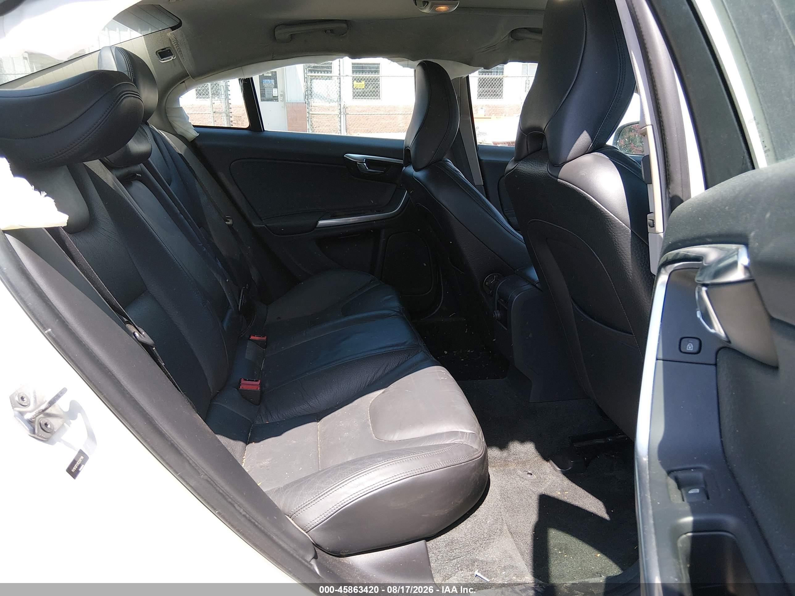 2014 Volvo S60 T5 White vin: YV1612FS1E2297118