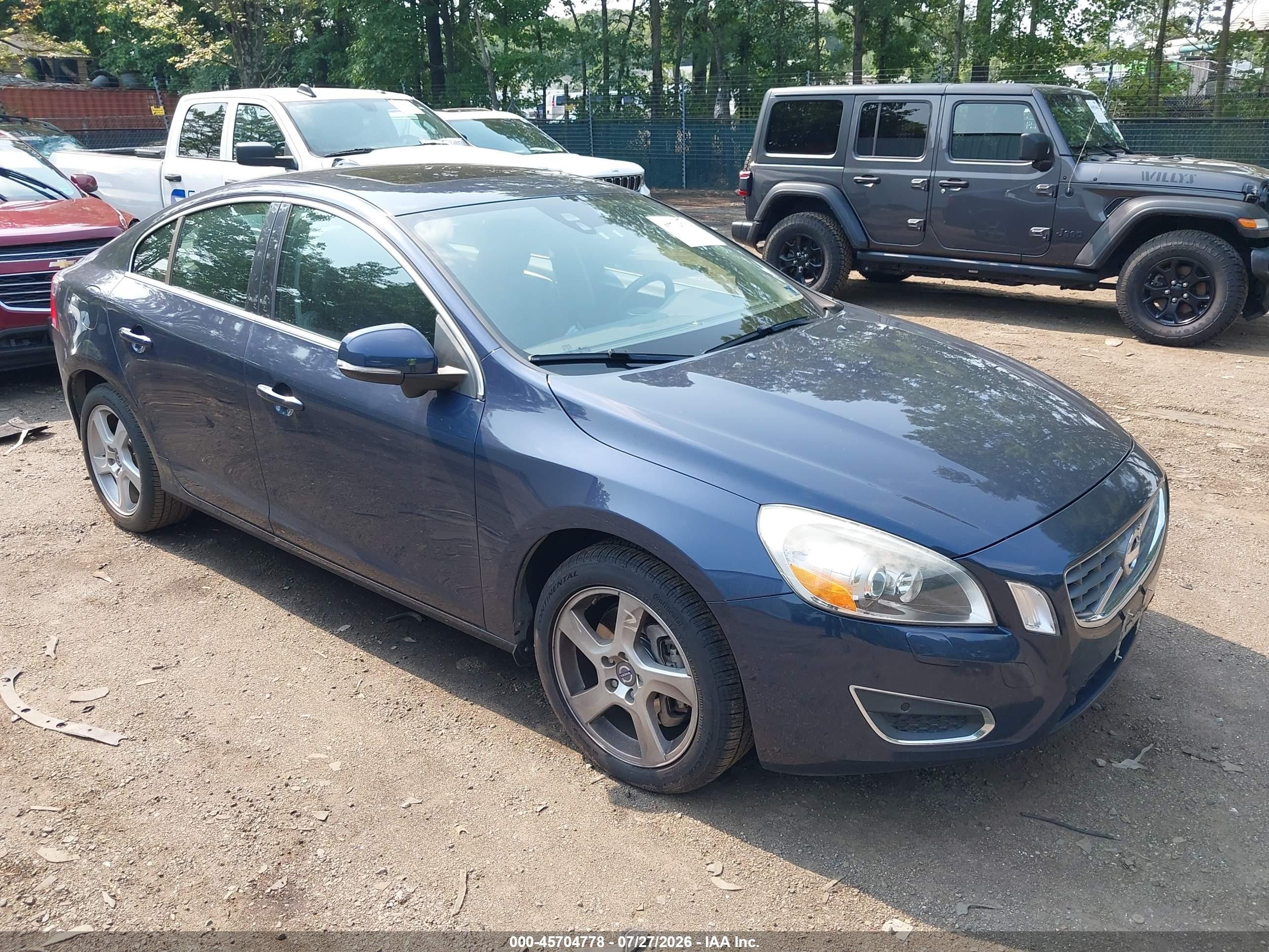 2013 Volvo S60 T5 Platinum Dark Blue vin: YV1612FS2D1226546