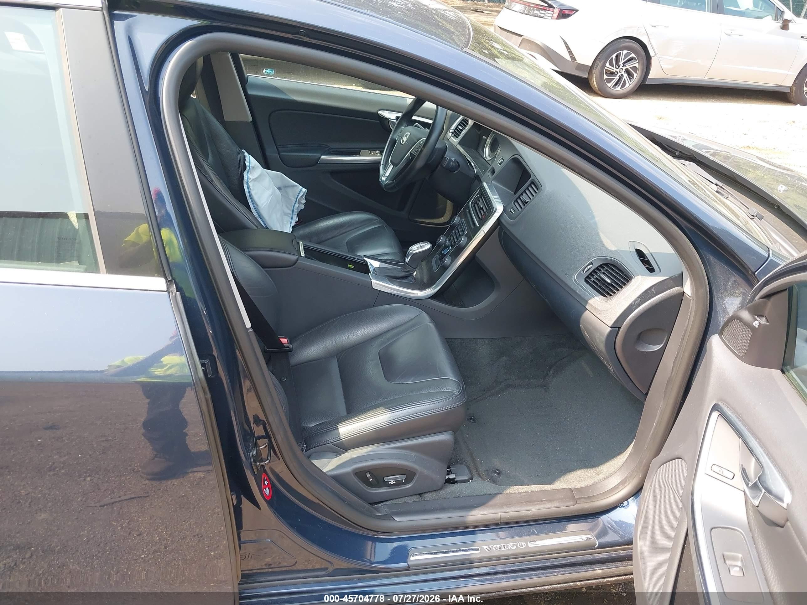2013 Volvo S60 T5 Platinum Dark Blue vin: YV1612FS2D1226546