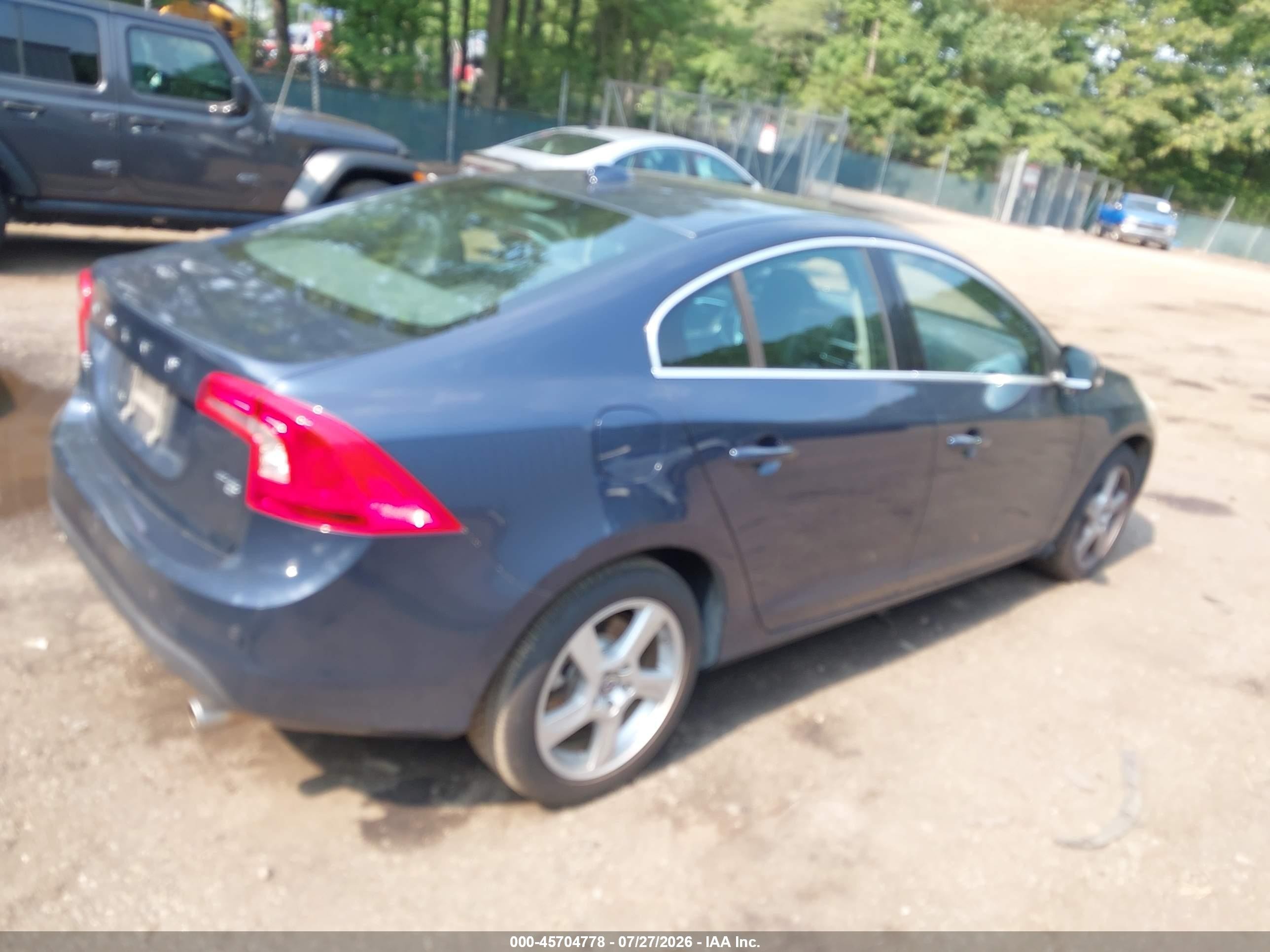 2013 Volvo S60 T5 Platinum Dark Blue vin: YV1612FS2D1226546