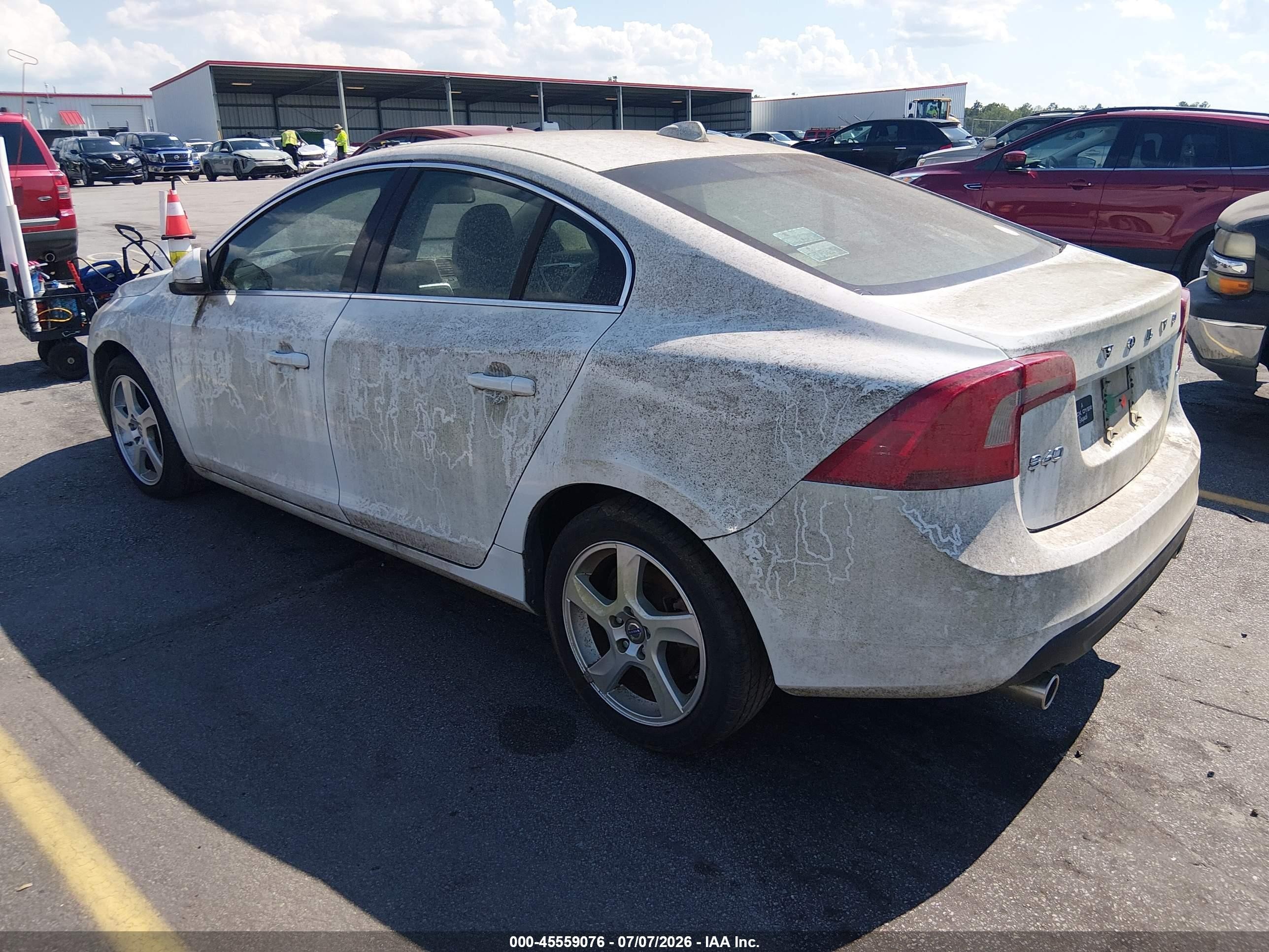 2013 Volvo S60   White vin: YV1612FS2D2180730
