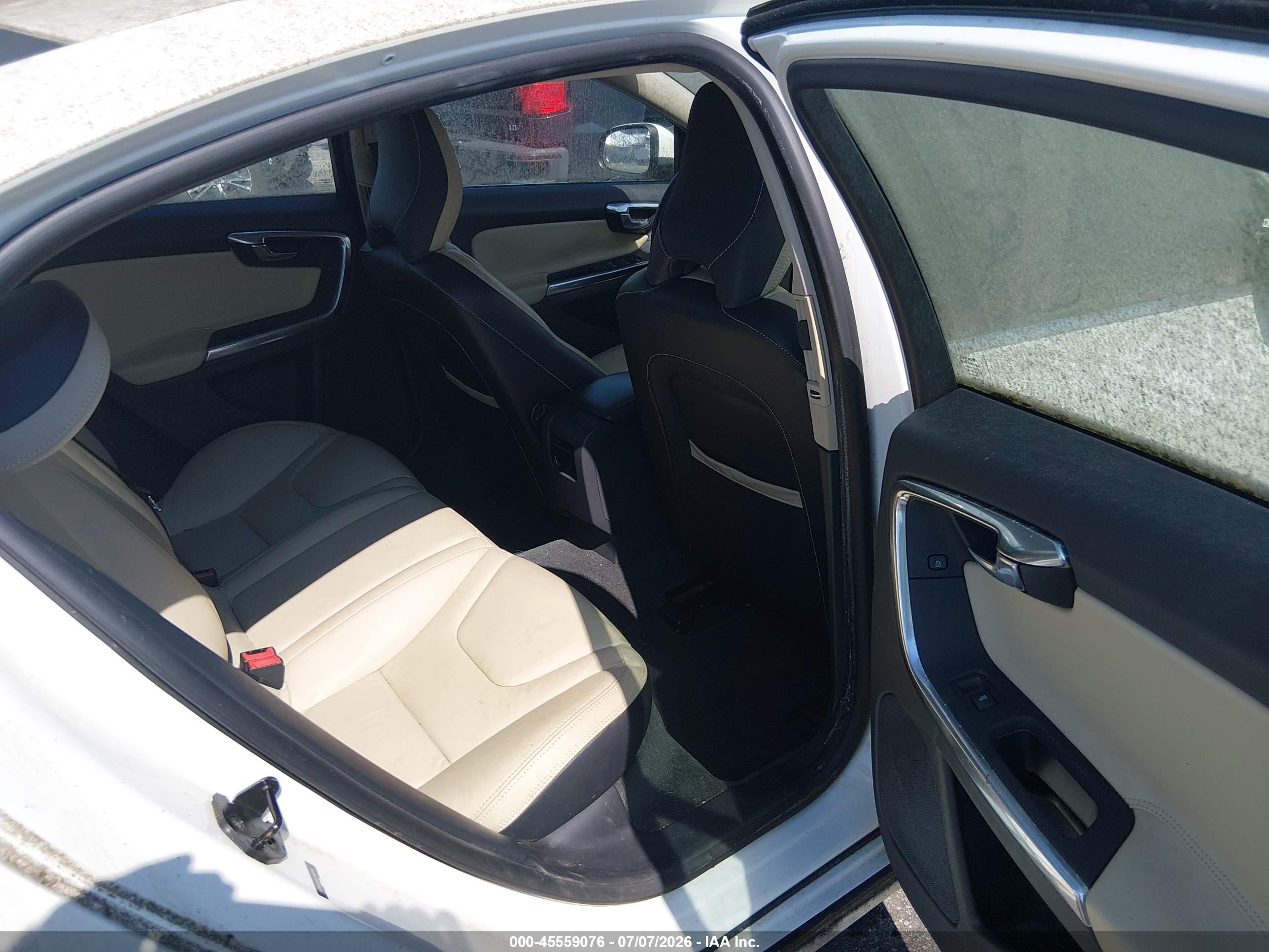 2013 Volvo S60   White vin: YV1612FS2D2180730