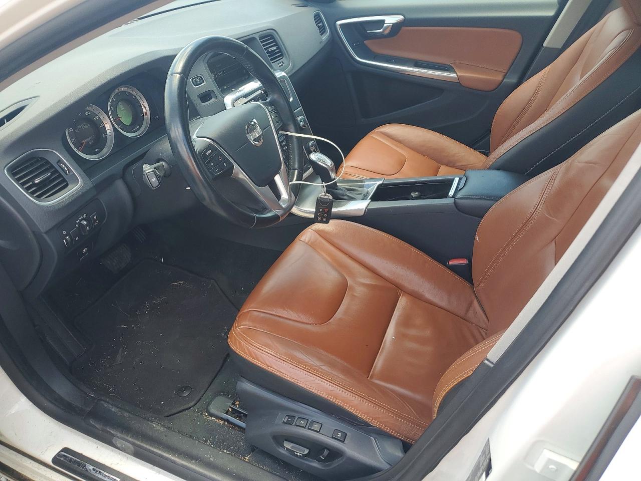 2013 Volvo S60 T5 White vin: YV1612FS2D2183496