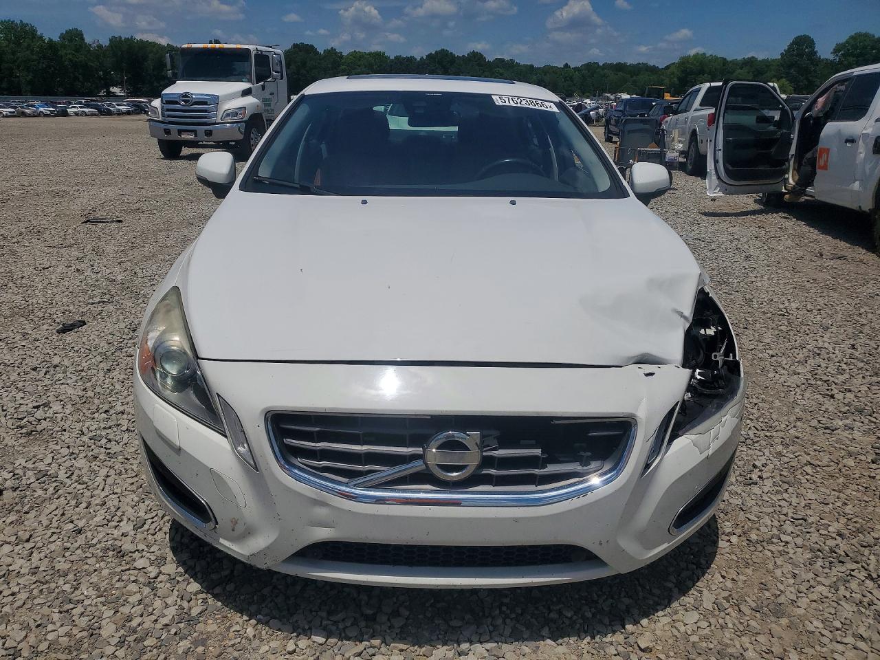 2013 Volvo S60 T5 White vin: YV1612FS2D2183496