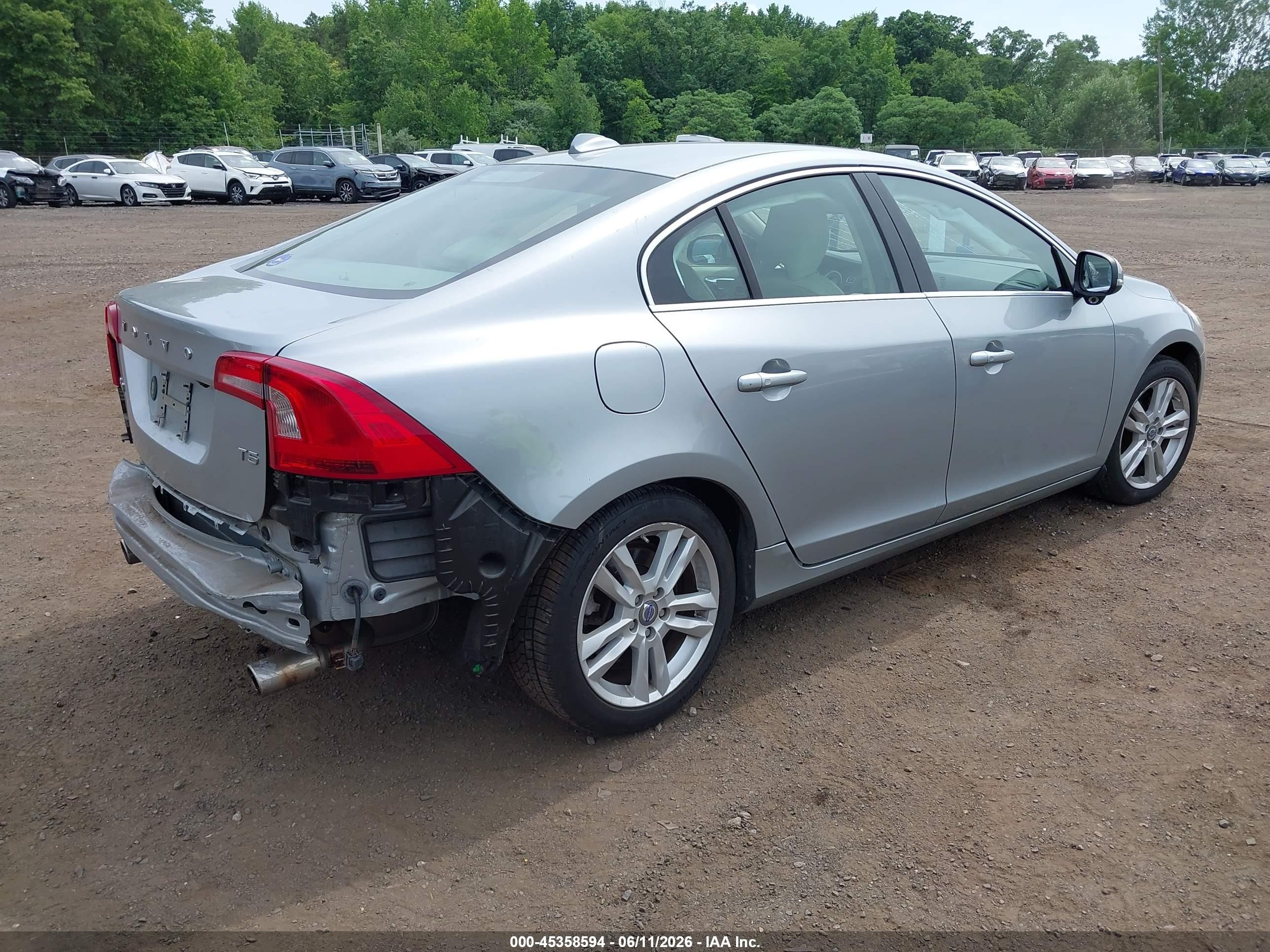 2013 Volvo S60 T5/t5 Platinum/t5 Premier/t5 Premier Plus Silver vin: YV1612FS2D2187175