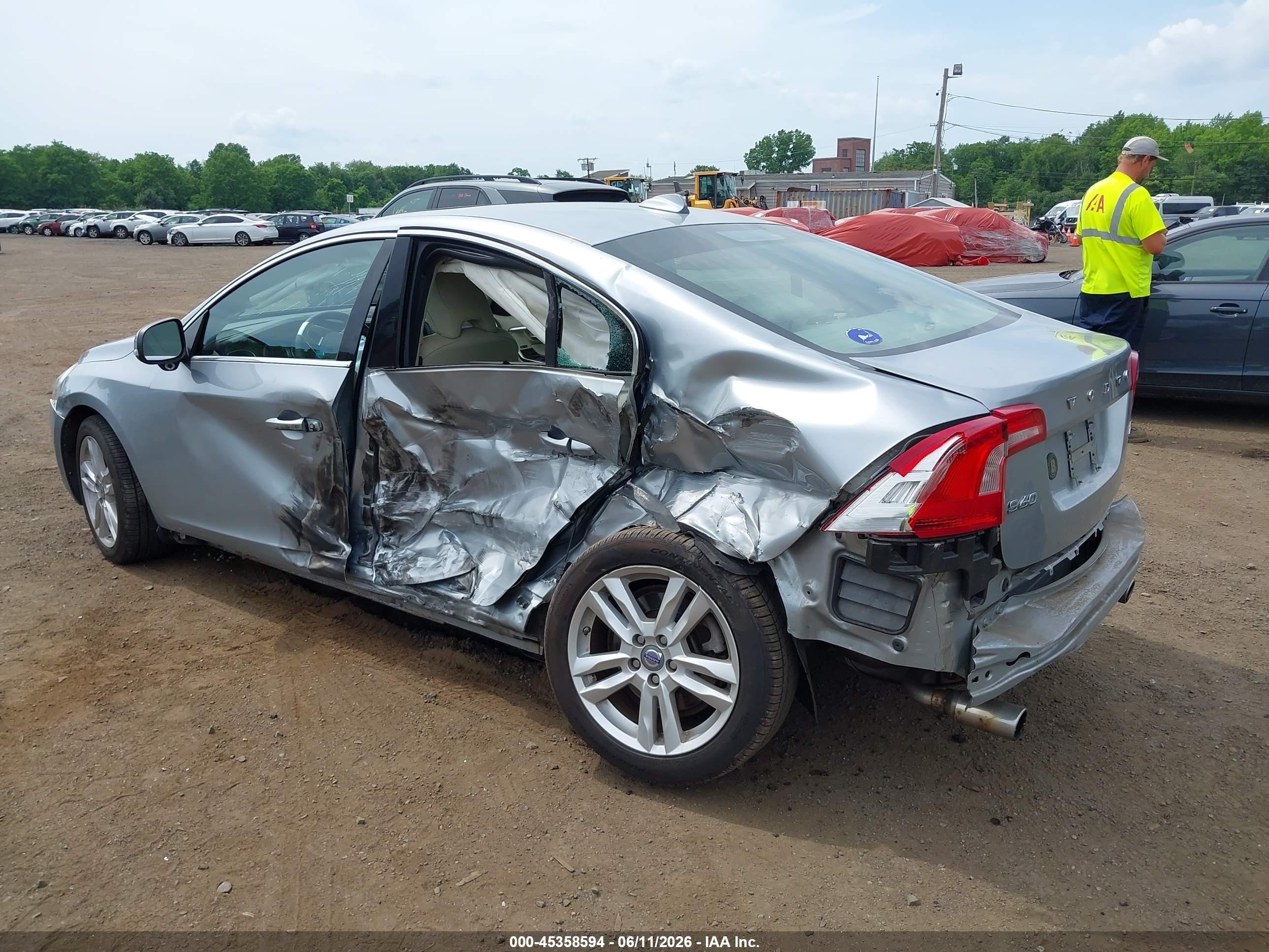 2013 Volvo S60 T5/t5 Platinum/t5 Premier/t5 Premier Plus Silver vin: YV1612FS2D2187175
