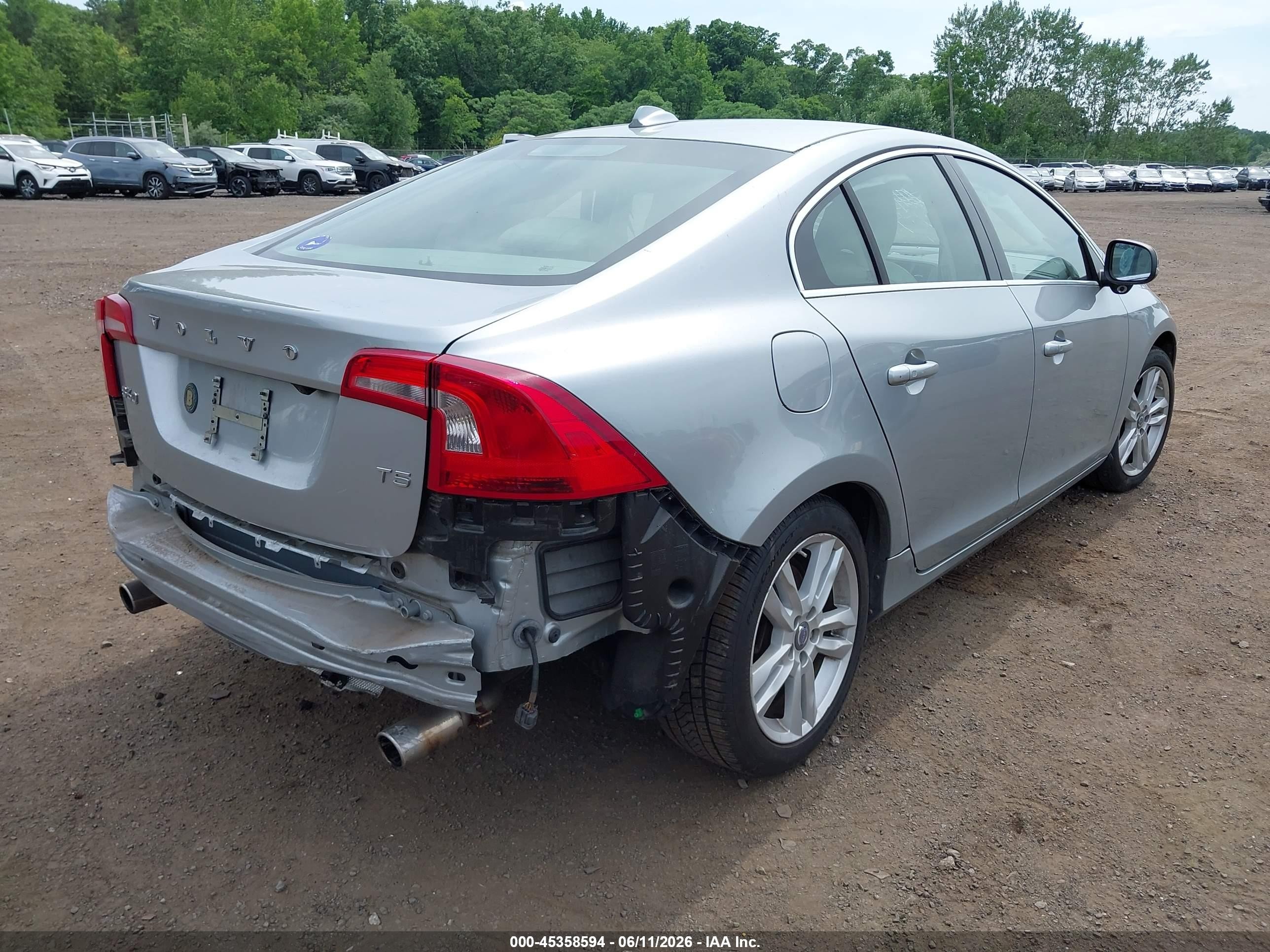 2013 Volvo S60 T5/t5 Platinum/t5 Premier/t5 Premier Plus Silver vin: YV1612FS2D2187175