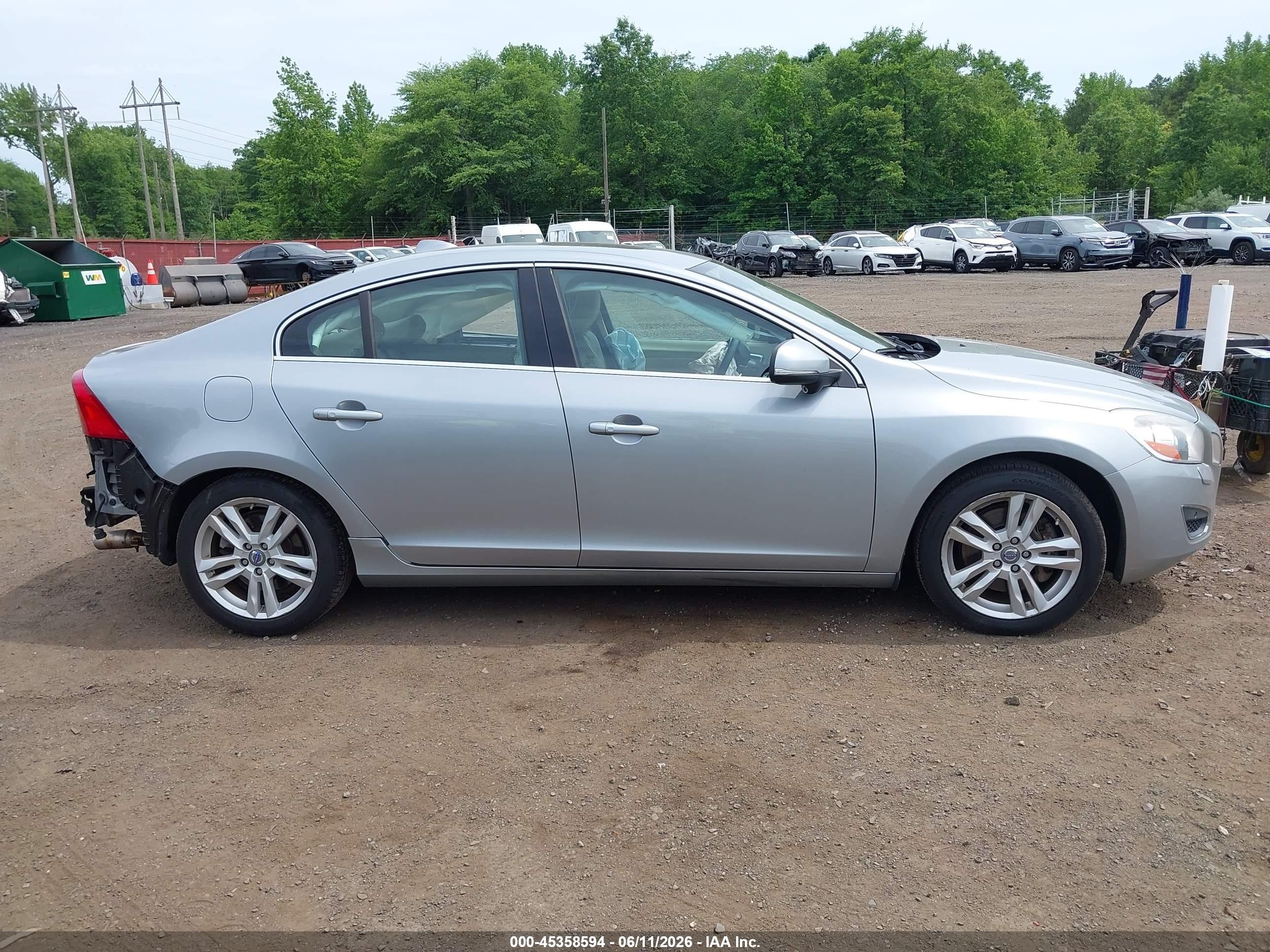 2013 Volvo S60 T5/t5 Platinum/t5 Premier/t5 Premier Plus Silver vin: YV1612FS2D2187175
