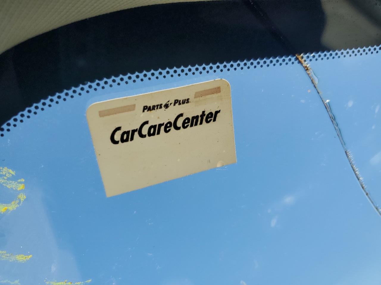2014 Volvo S60 T5 Silver vin: YV1612FS2E1289955 Damage: Windshield, Broken, Replacement Required