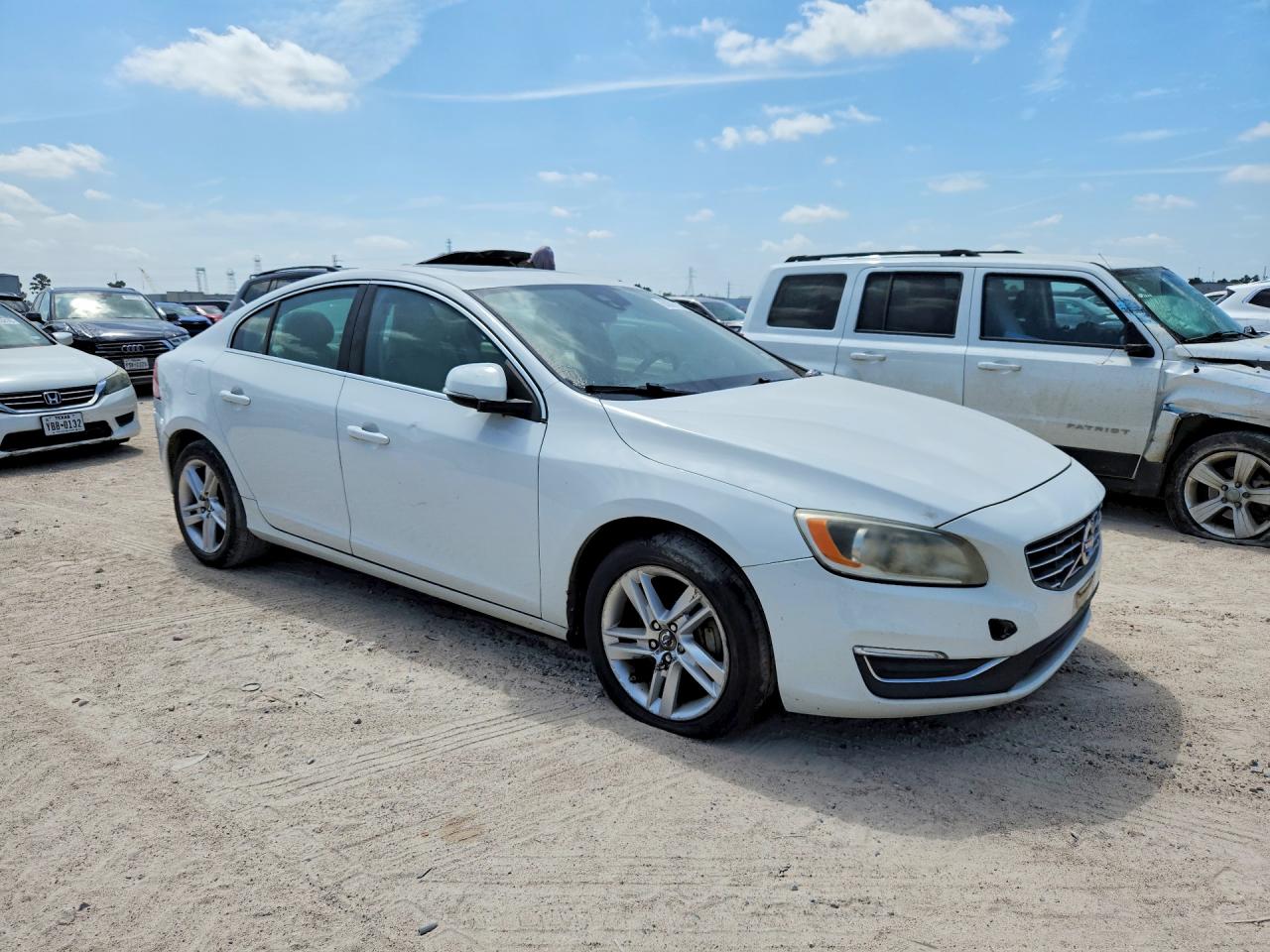 2014 Volvo S60 T5 White vin: YV1612FS2E2276035