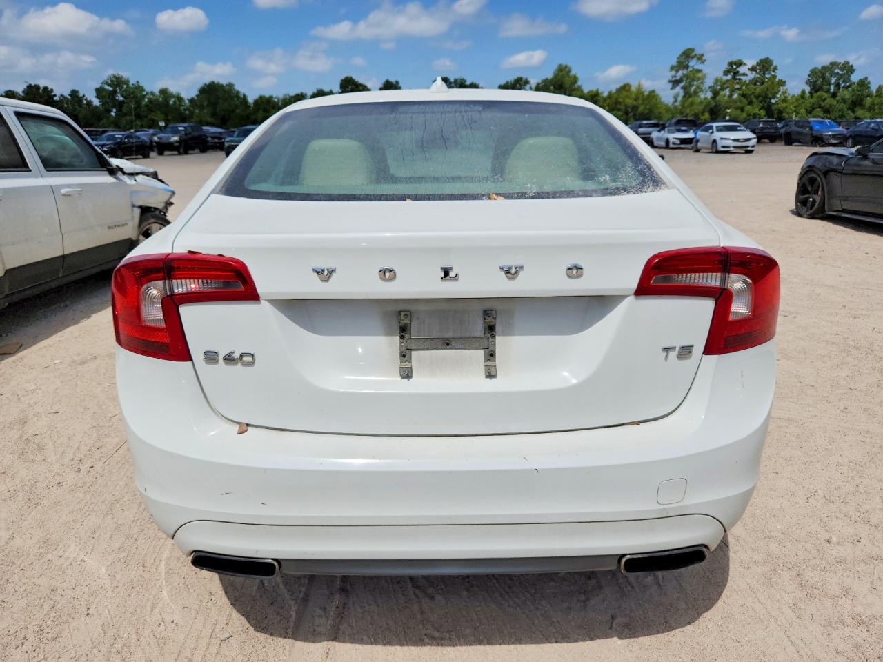 2014 Volvo S60 T5 White vin: YV1612FS2E2276035