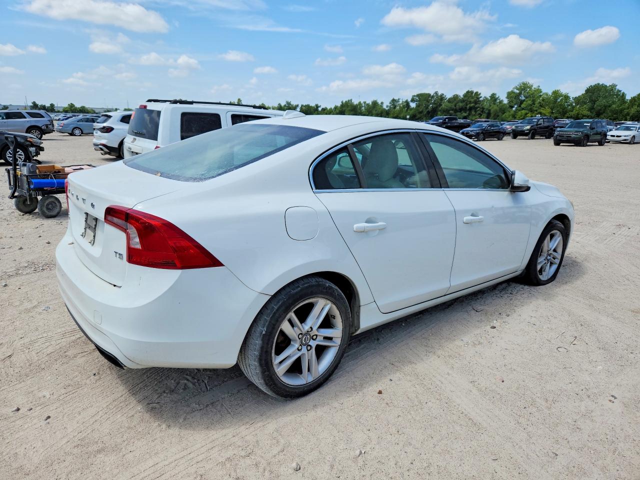2014 Volvo S60 T5 White vin: YV1612FS2E2276035