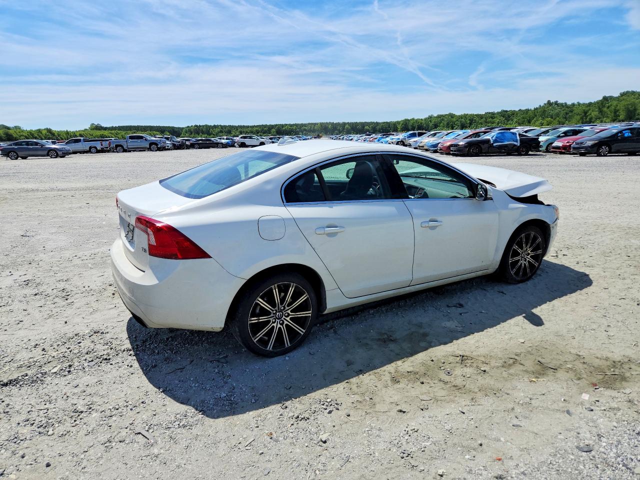 2014 Volvo S60 T5 White vin: YV1612FS2E2283793