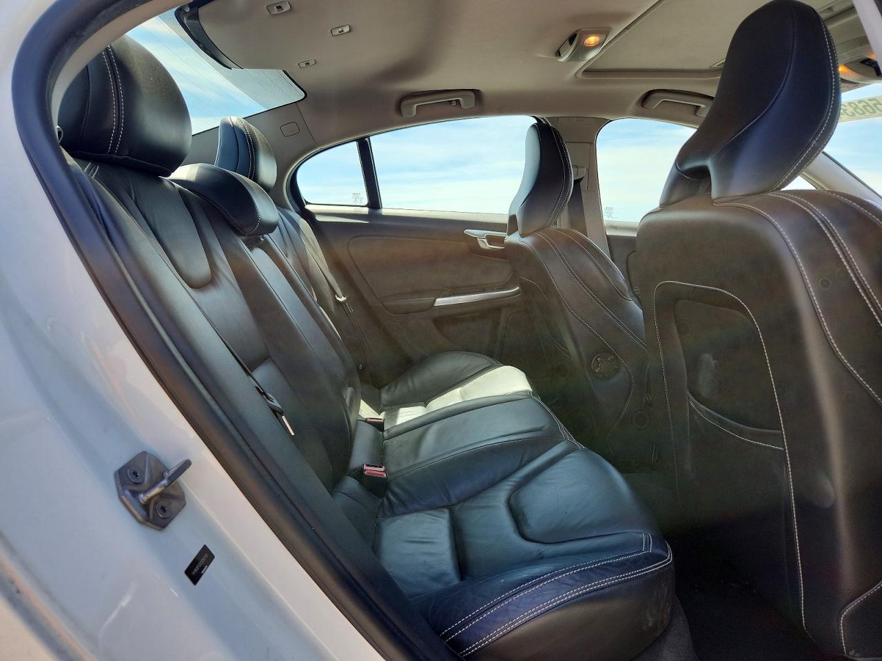 2014 Volvo S60 T5 White vin: YV1612FS2E2283793