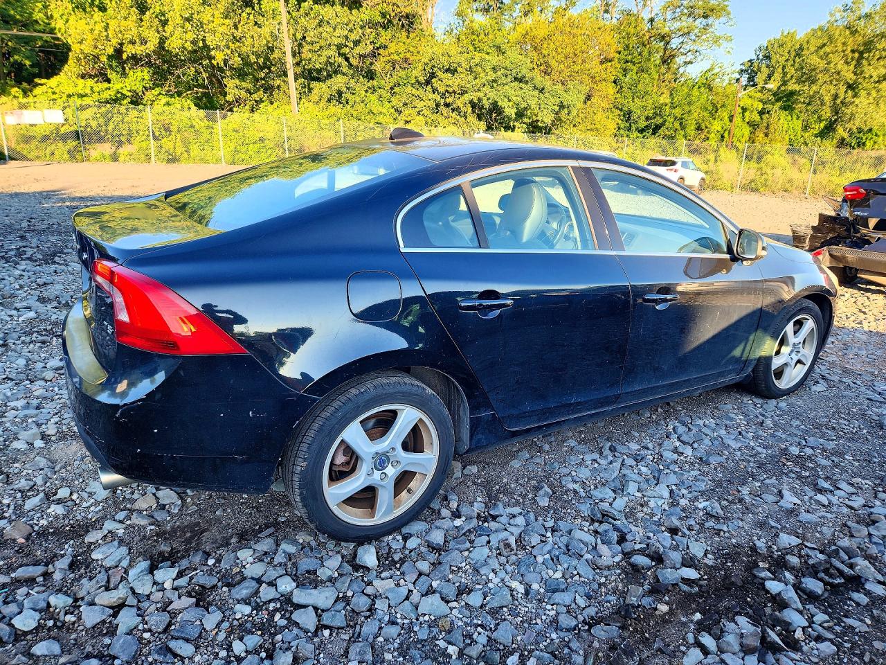 2013 Volvo S60 T5 Черный vin: YV1612FS3D1215121