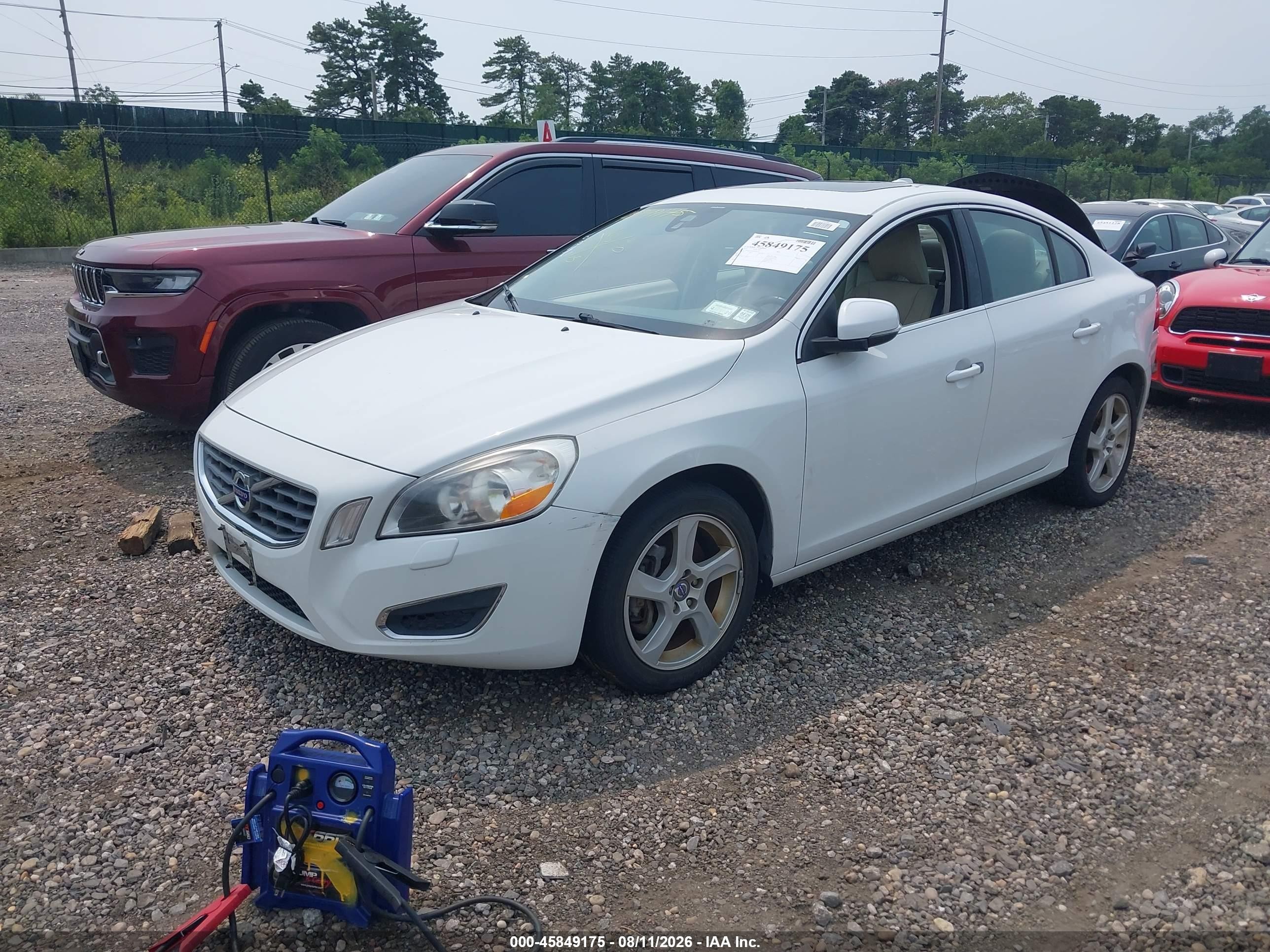 2013 Volvo S60 T5/t5 Platinum/t5 Premier/t5 Premier Plus White vin: YV1612FS3D2193132