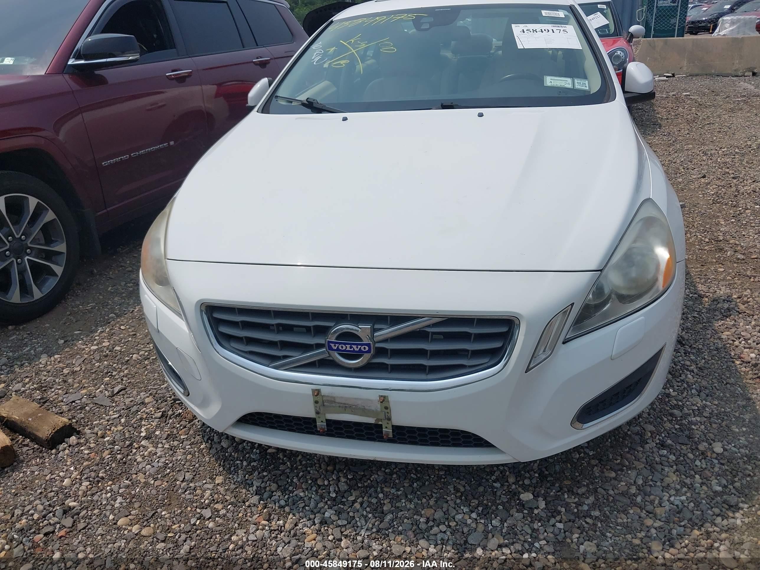 2013 Volvo S60 T5/t5 Platinum/t5 Premier/t5 Premier Plus White vin: YV1612FS3D2193132