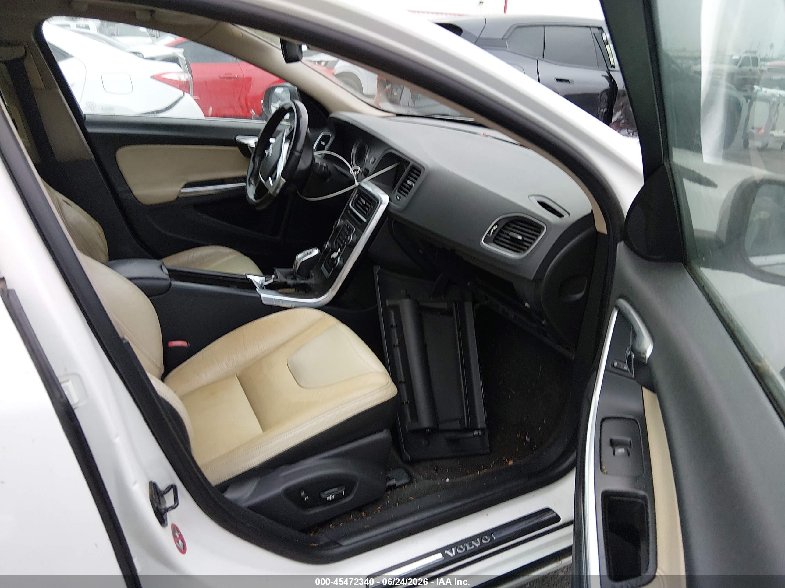 2013 Volvo S60 T5 White vin: YV1612FS3D2221740