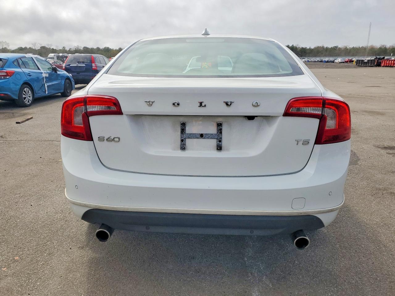 2013 Volvo S60 T5 White vin: YV1612FS3D2232110