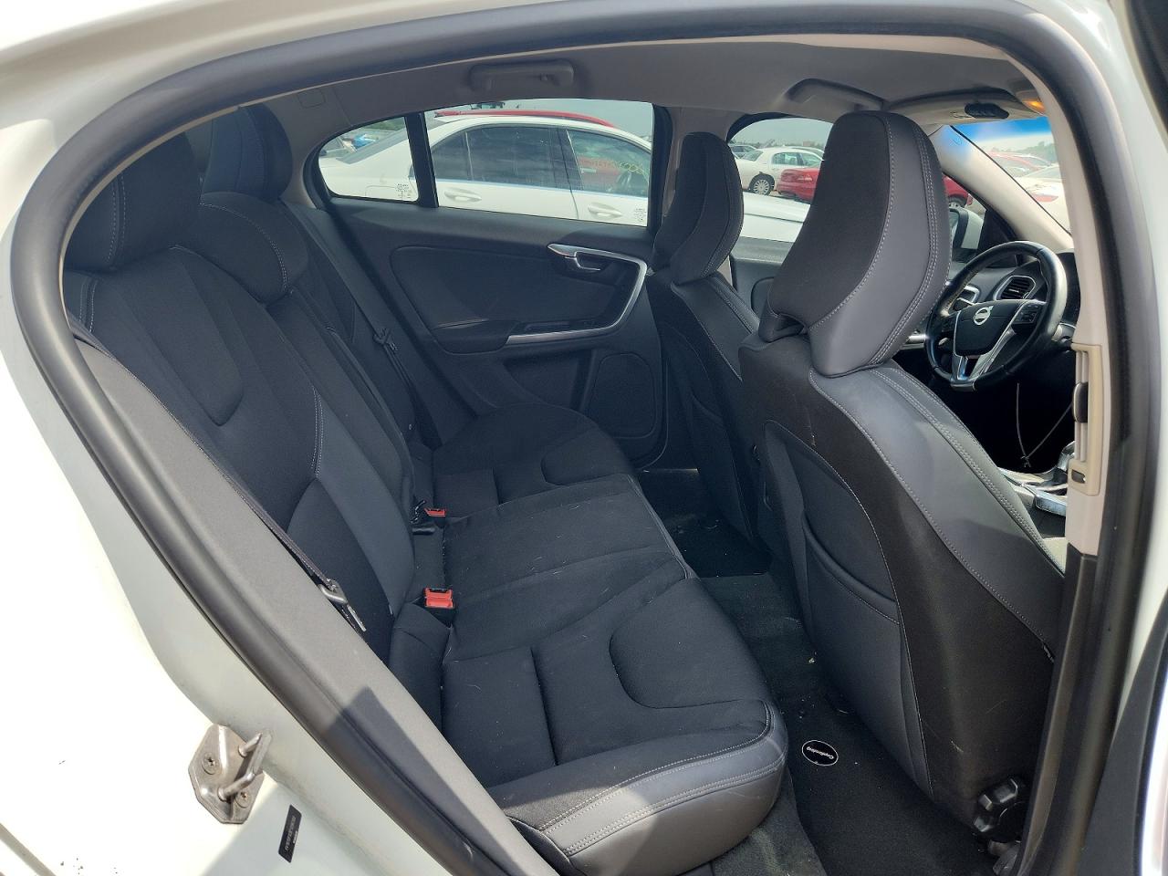 2014 Volvo S60 T5 White vin: YV1612FS3E1296302