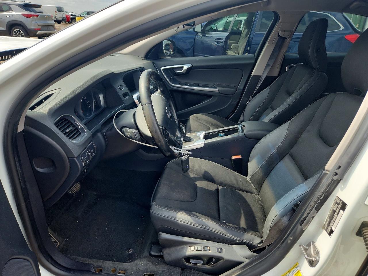 2014 Volvo S60 T5 White vin: YV1612FS3E1296302