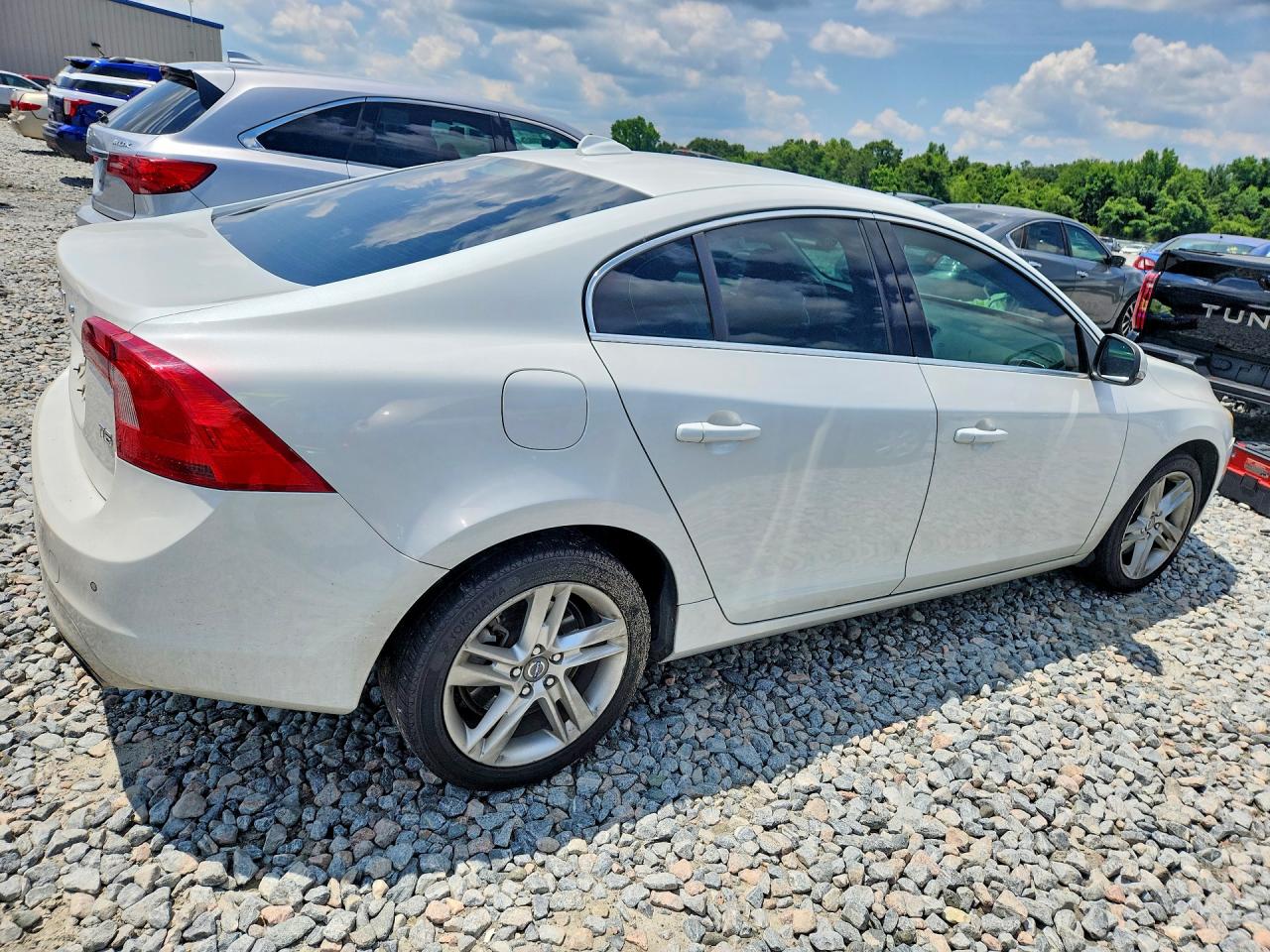 2014 Volvo S60 T5 Белый vin: YV1612FS3E2289540