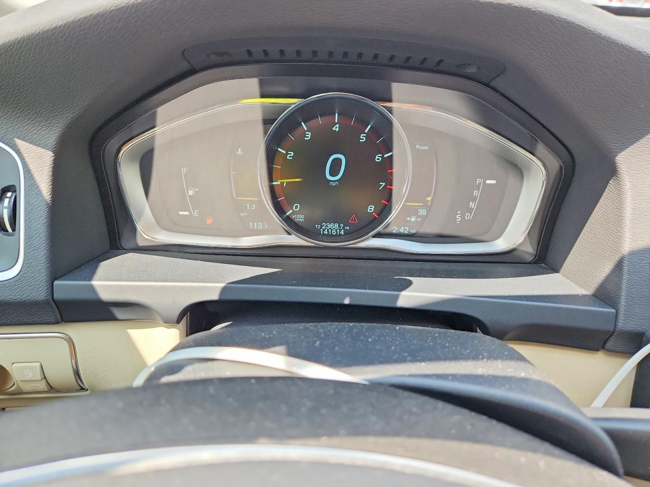 2014 Volvo S60 T5 Белый vin: YV1612FS3E2289540