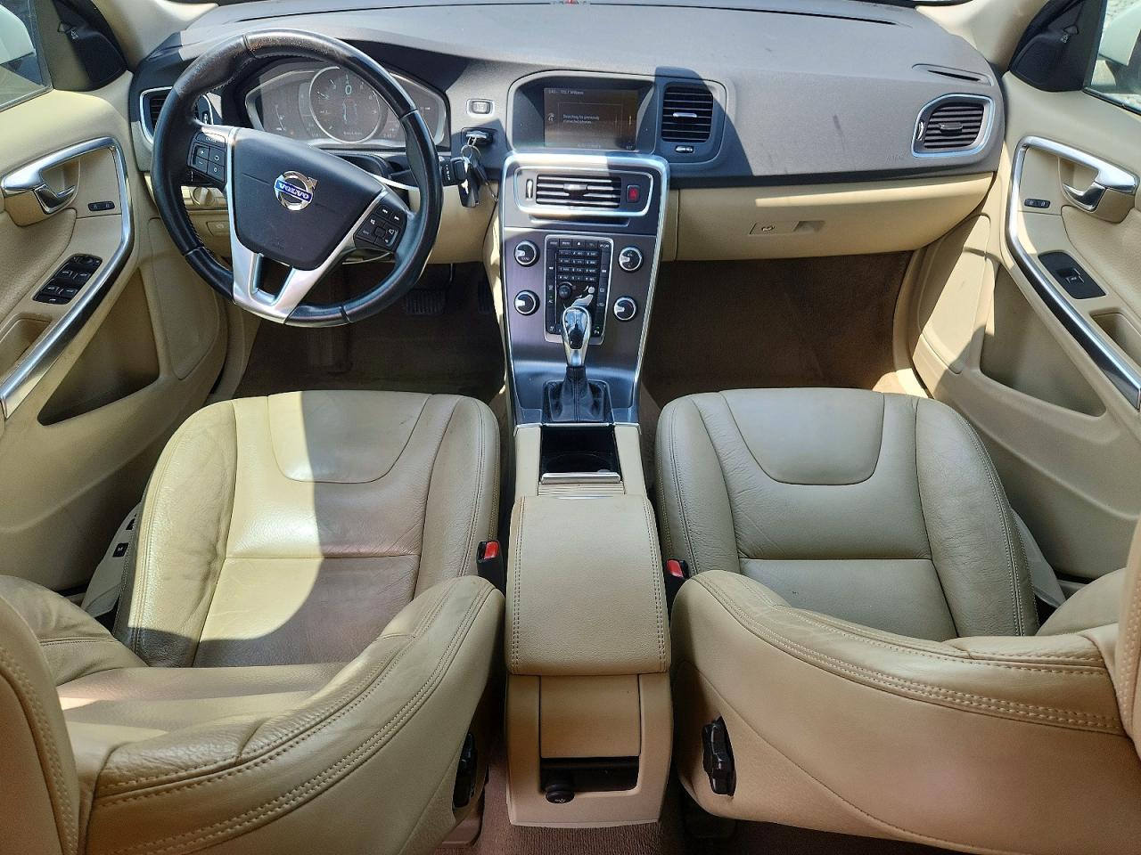 2014 Volvo S60 T5 Белый vin: YV1612FS3E2289540