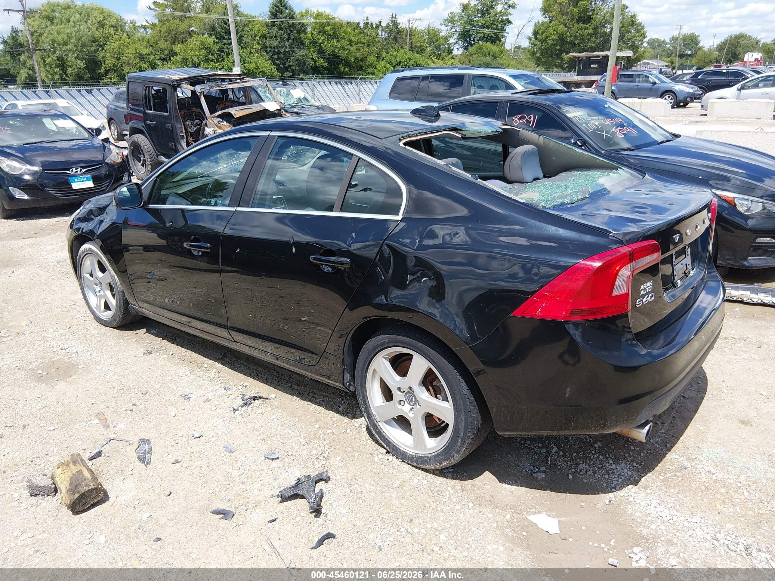 2013 Volvo S60 T5 Черный vin: YV1612FS4D1208663