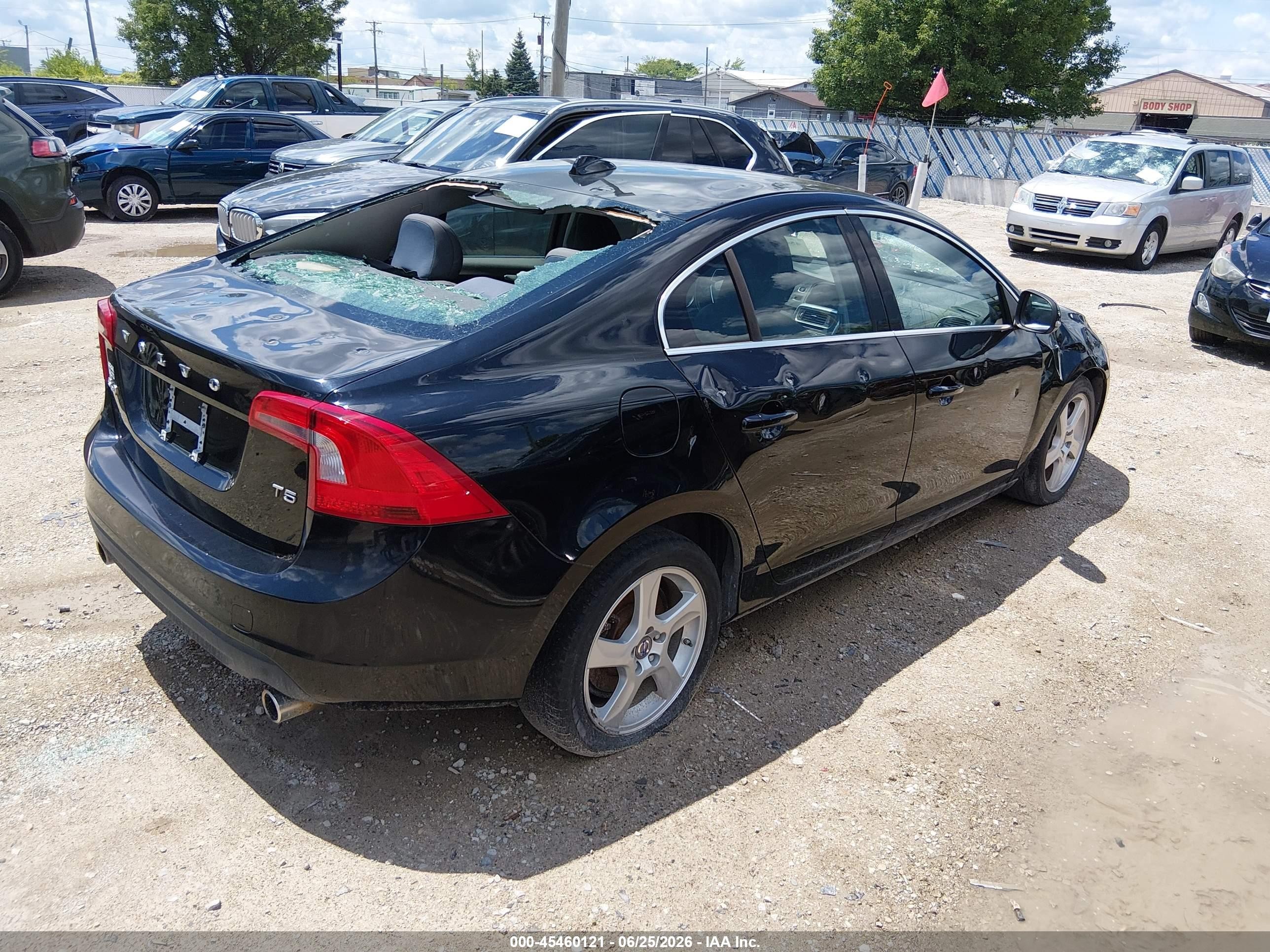 2013 Volvo S60 T5 Черный vin: YV1612FS4D1208663