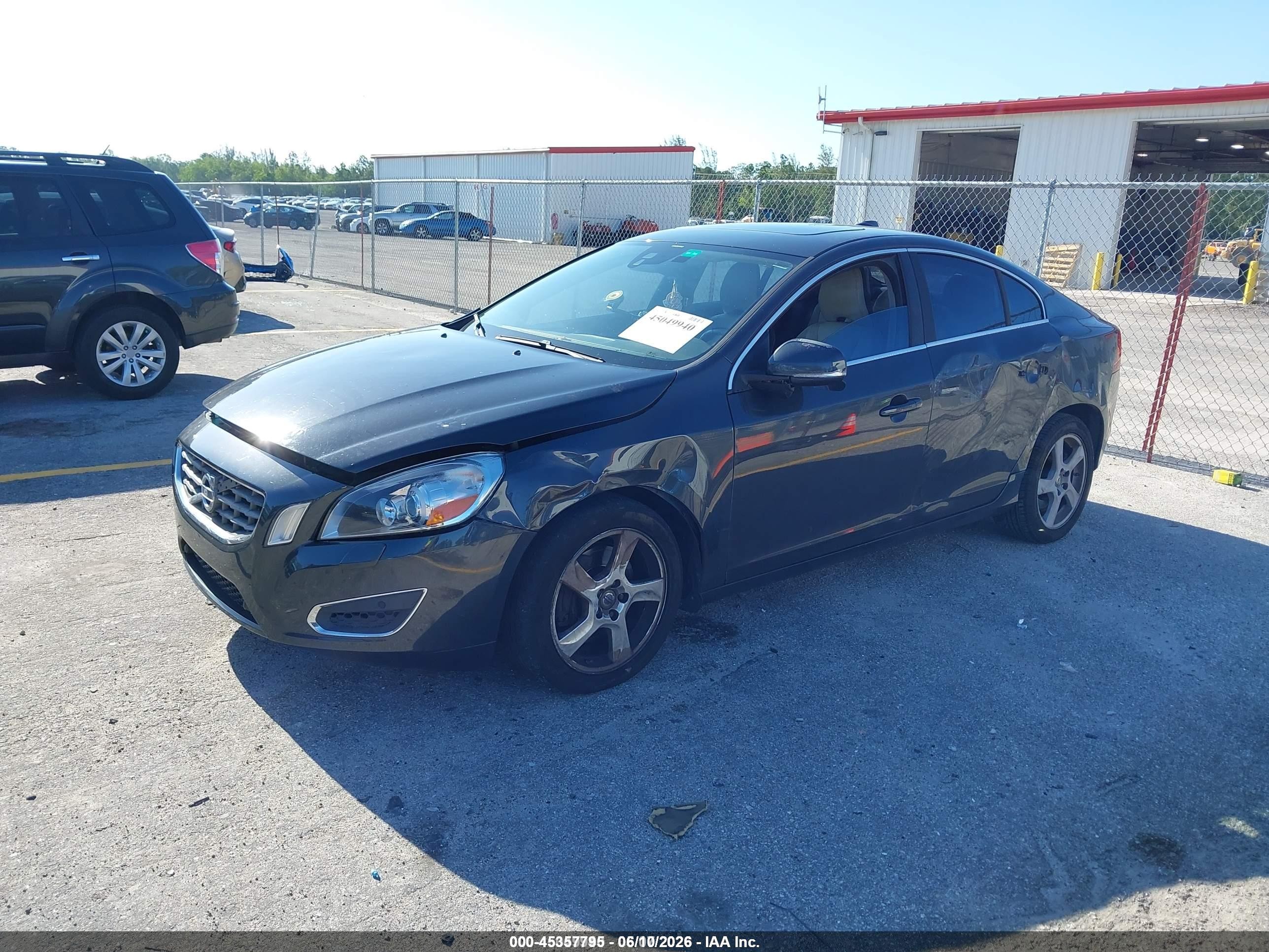 2013 Volvo S60 T5/t5 Platinum/t5 Premier/t5 Premier Plus Gray vin: YV1612FS4D2186139
