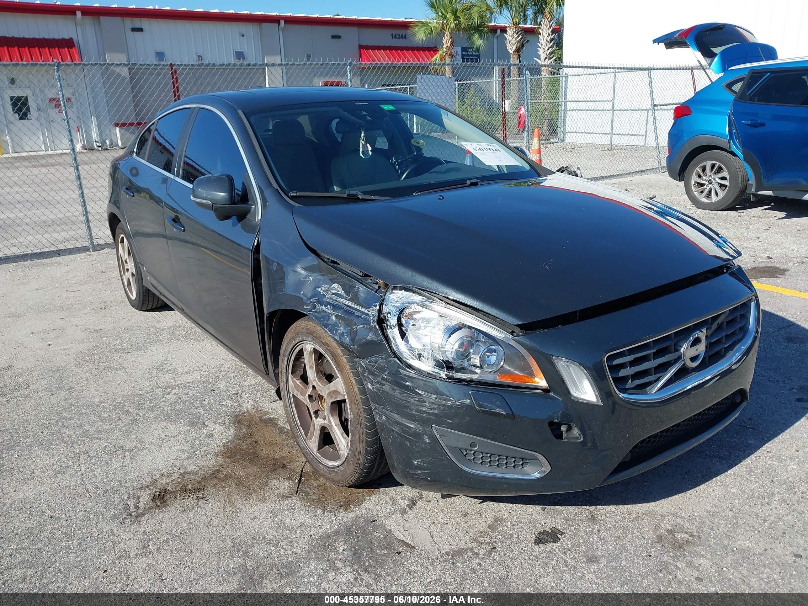 2013 Volvo S60 T5/t5 Platinum/t5 Premier/t5 Premier Plus Gray vin: YV1612FS4D2186139