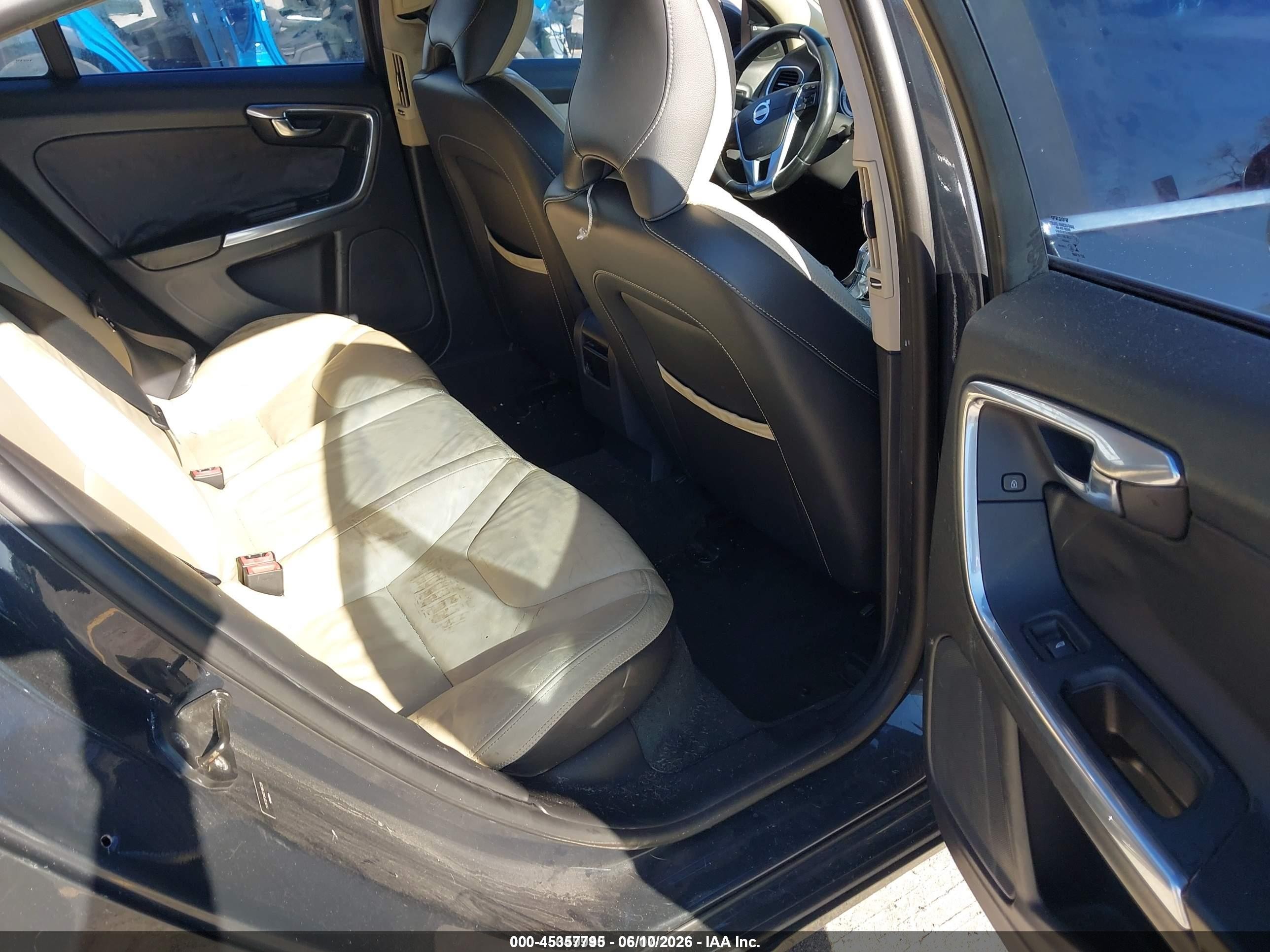 2013 Volvo S60 T5/t5 Platinum/t5 Premier/t5 Premier Plus Gray vin: YV1612FS4D2186139