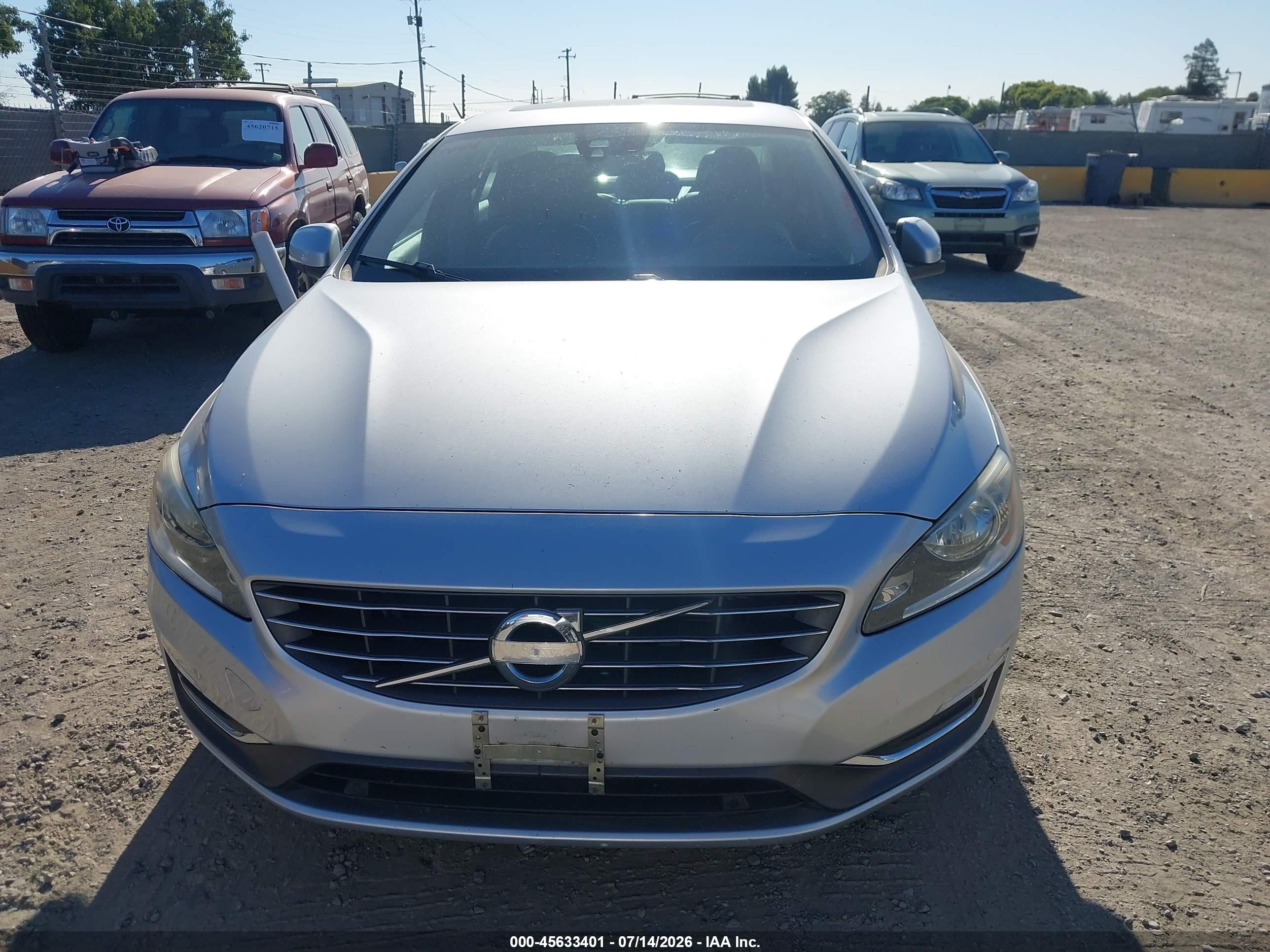 2014 Volvo S60 T5 Silver vin: YV1612FS4E2276831