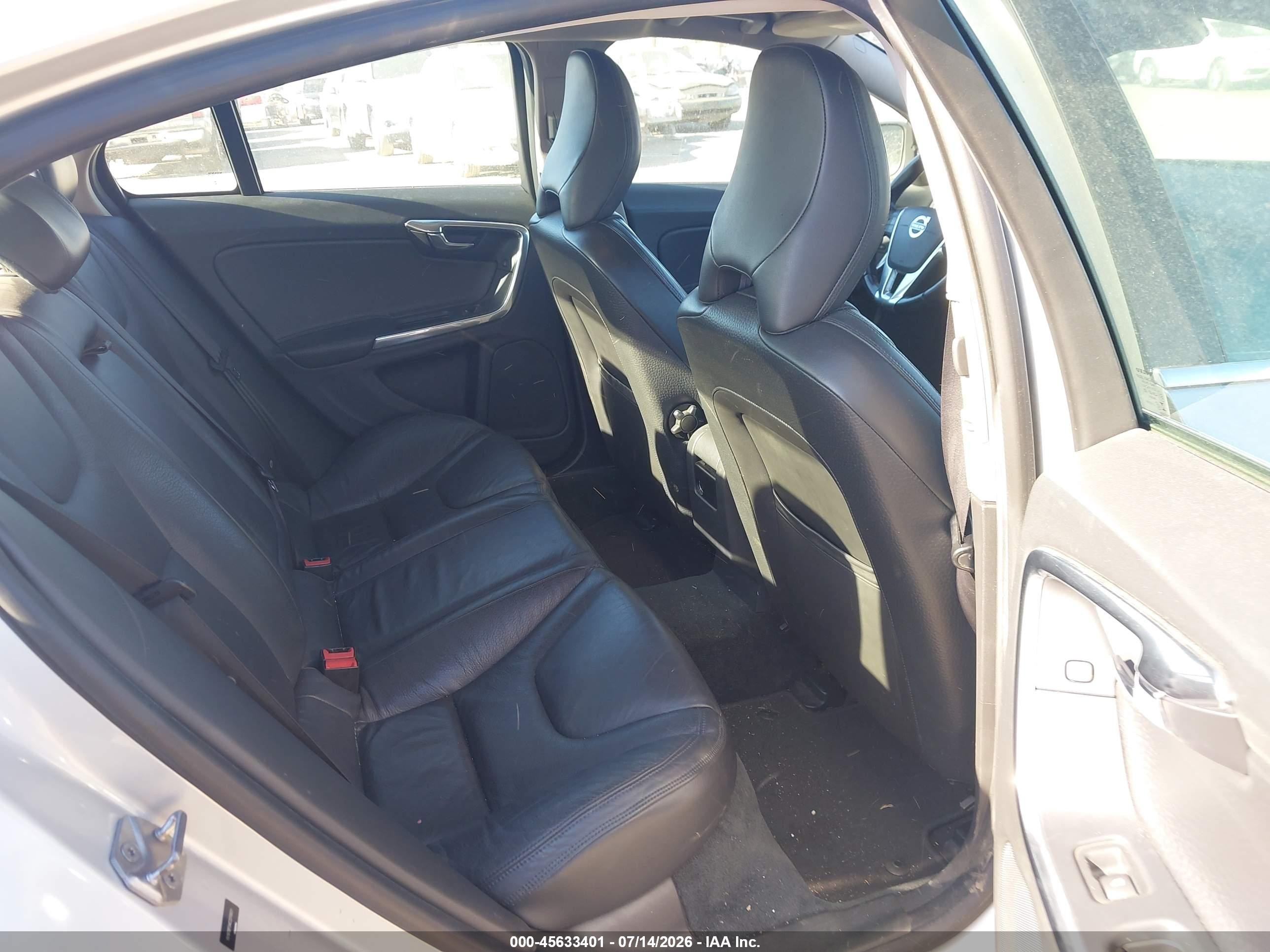 2014 Volvo S60 T5 Silver vin: YV1612FS4E2276831