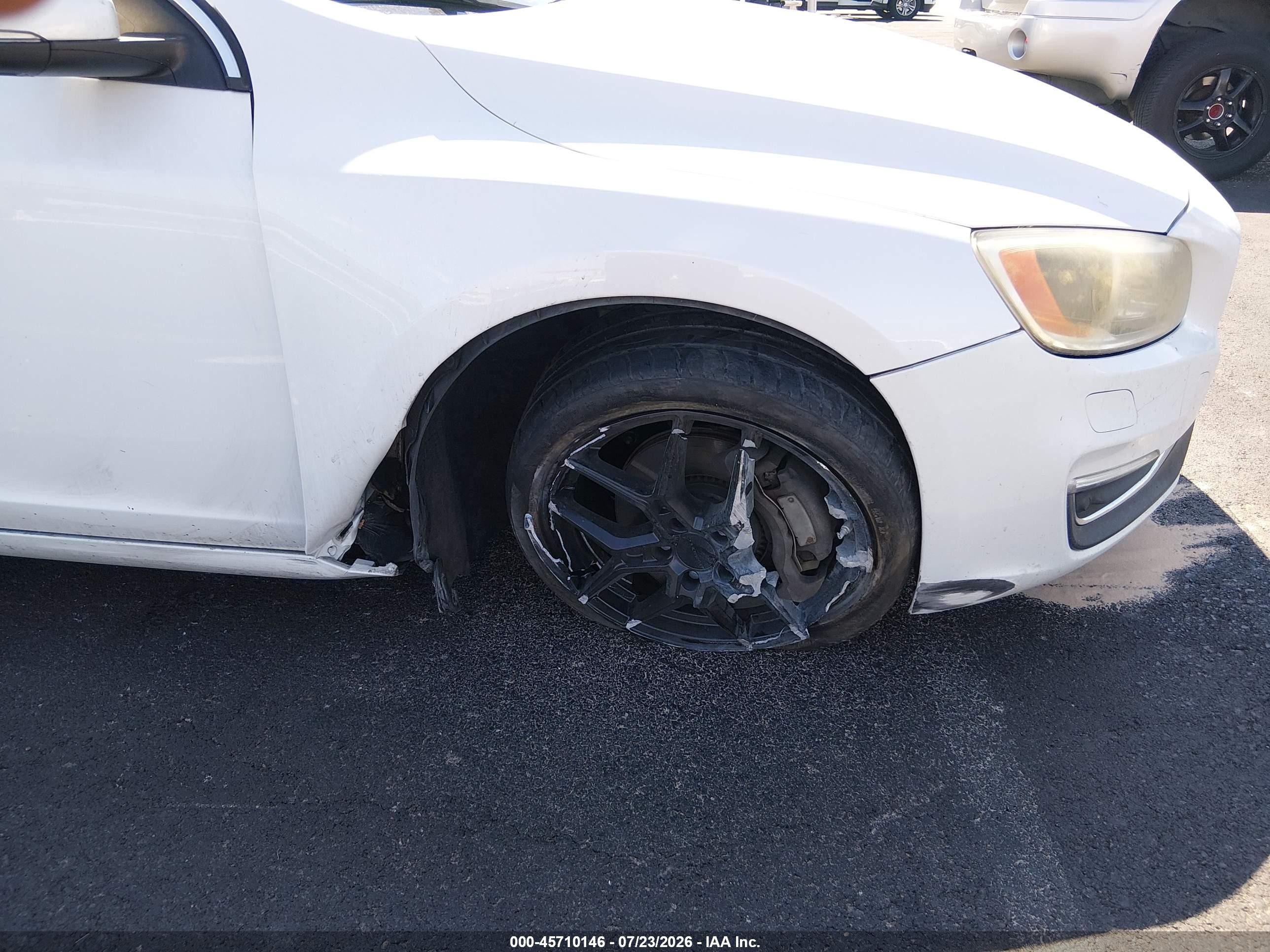 2014 Volvo S60 T5/t5 Platinum/t5 Premier/t5 Premier Plus White vin: YV1612FS4E2297940