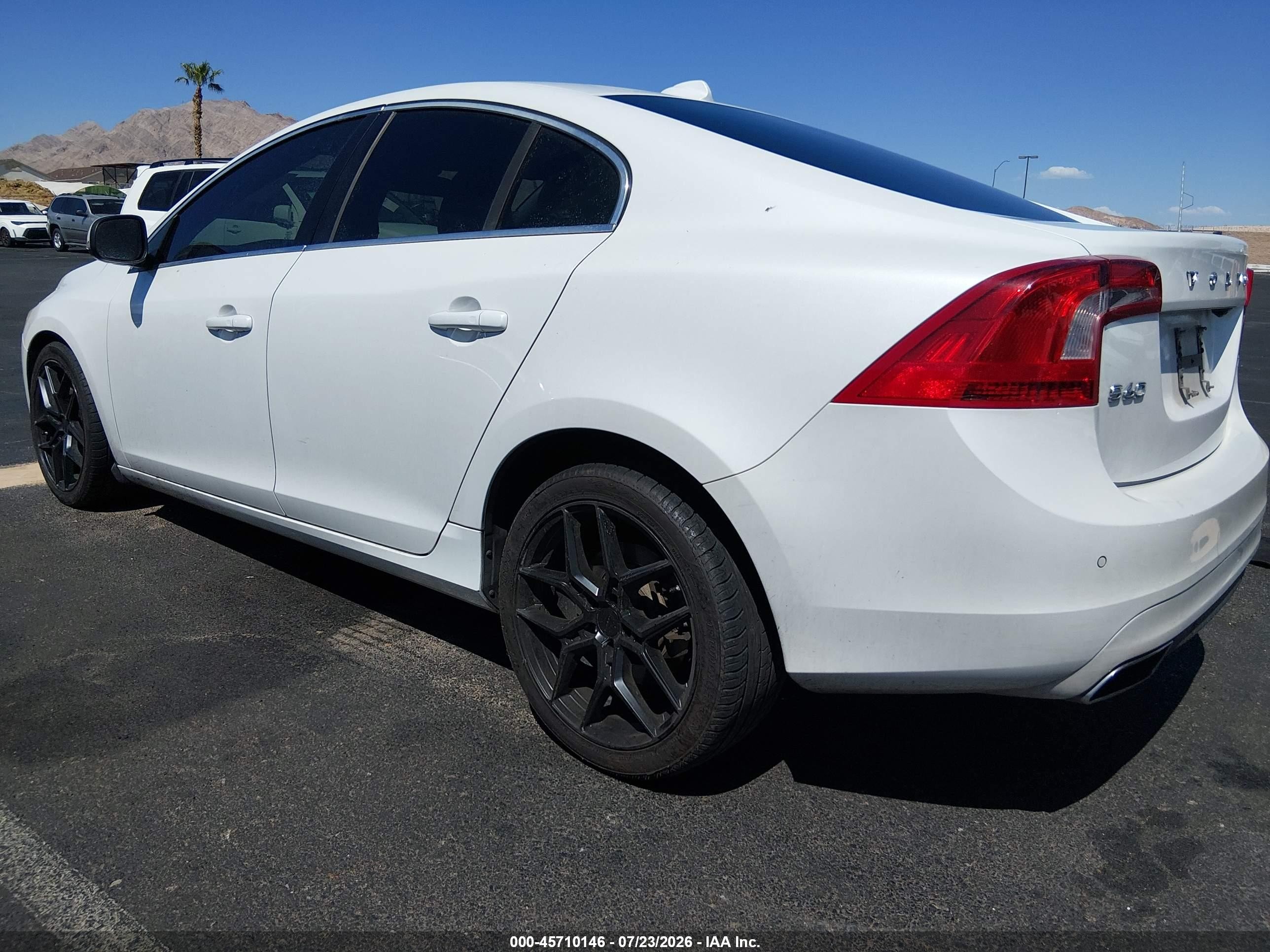 2014 Volvo S60 T5/t5 Platinum/t5 Premier/t5 Premier Plus White vin: YV1612FS4E2297940