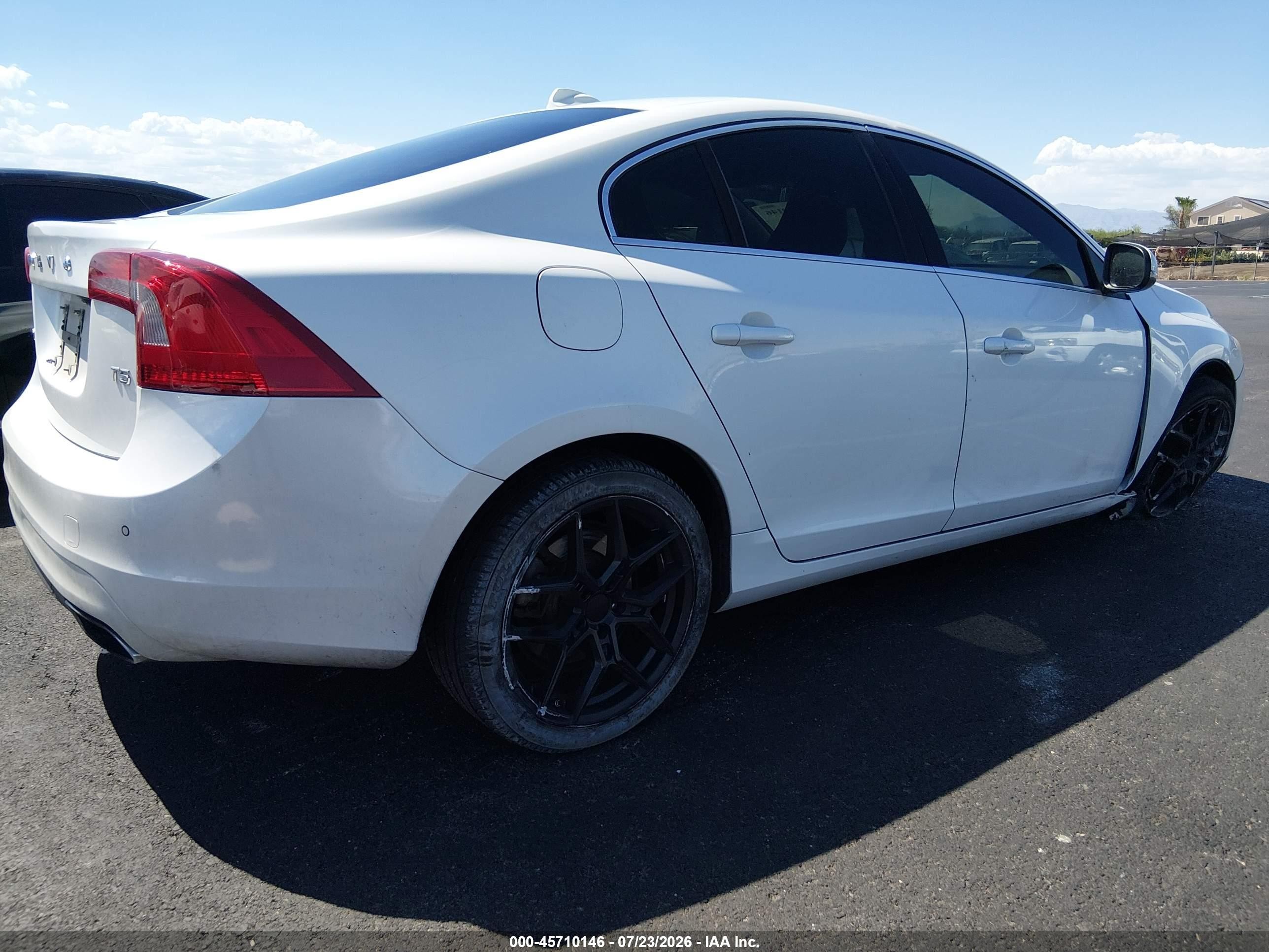 2014 Volvo S60 T5/t5 Platinum/t5 Premier/t5 Premier Plus White vin: YV1612FS4E2297940