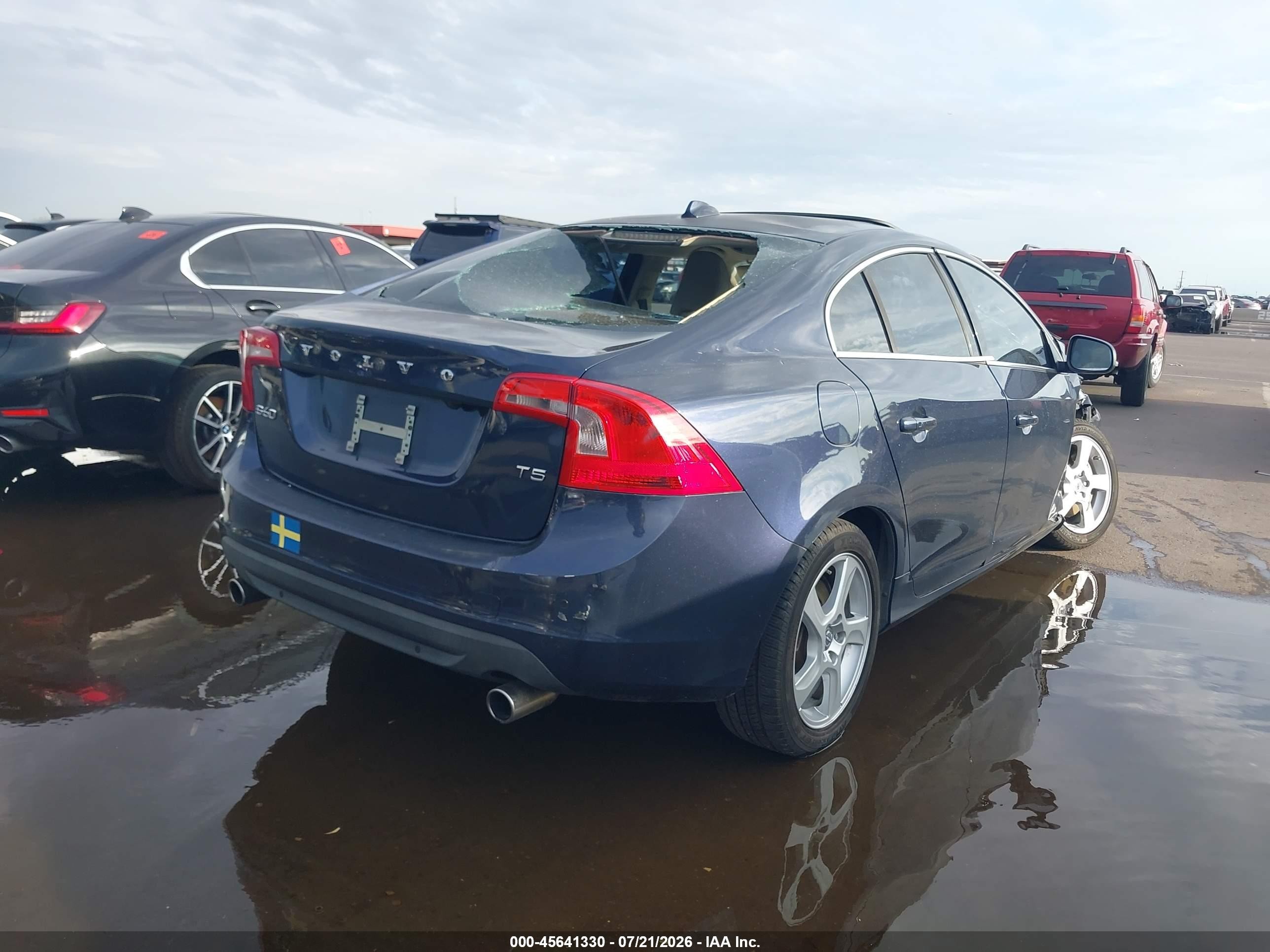 2013 Volvo S60 T5 Platinum Blue vin: YV1612FS5D1222393