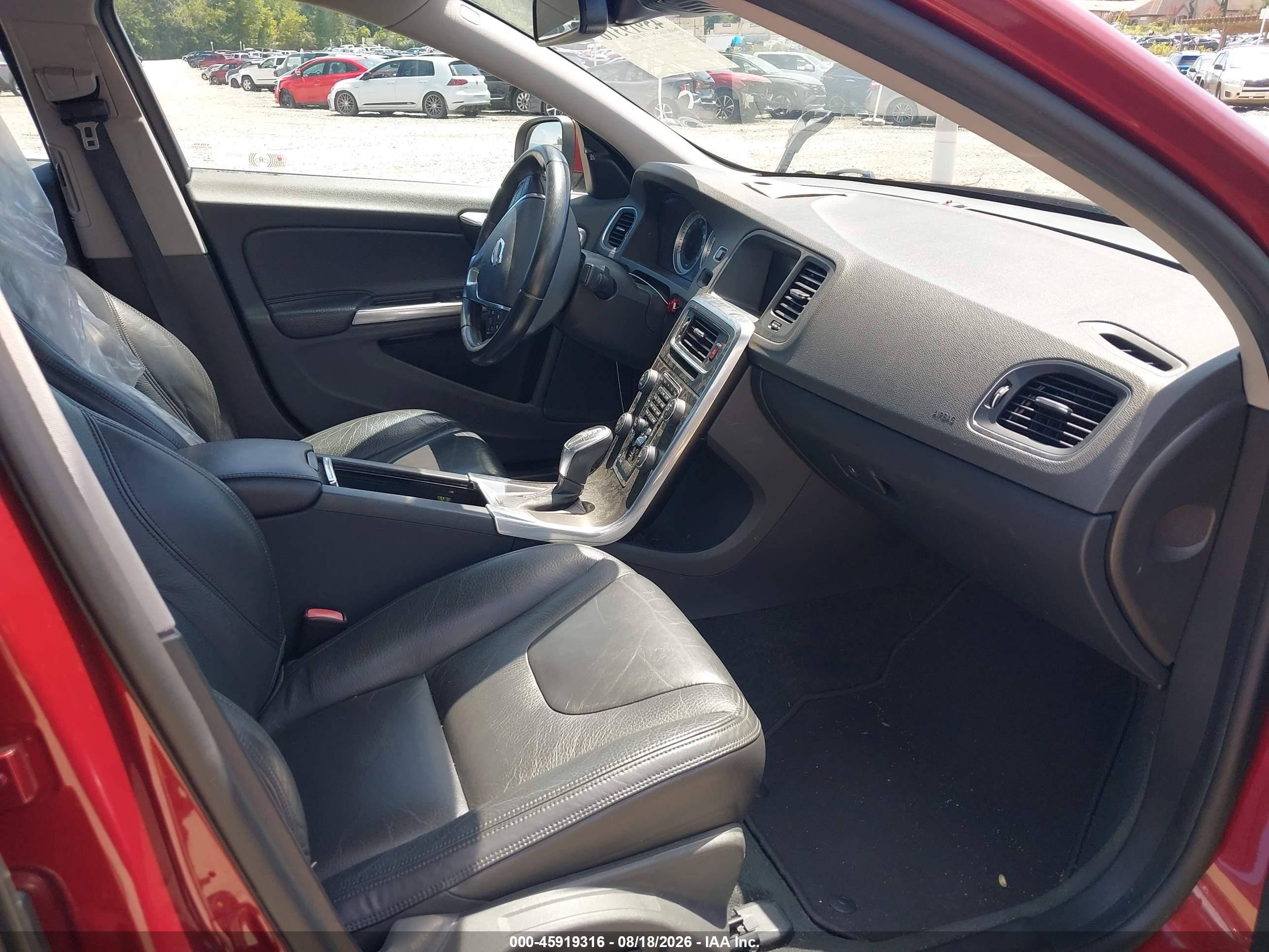 2013 Volvo S60 T5 Red vin: YV1612FS5D1226587