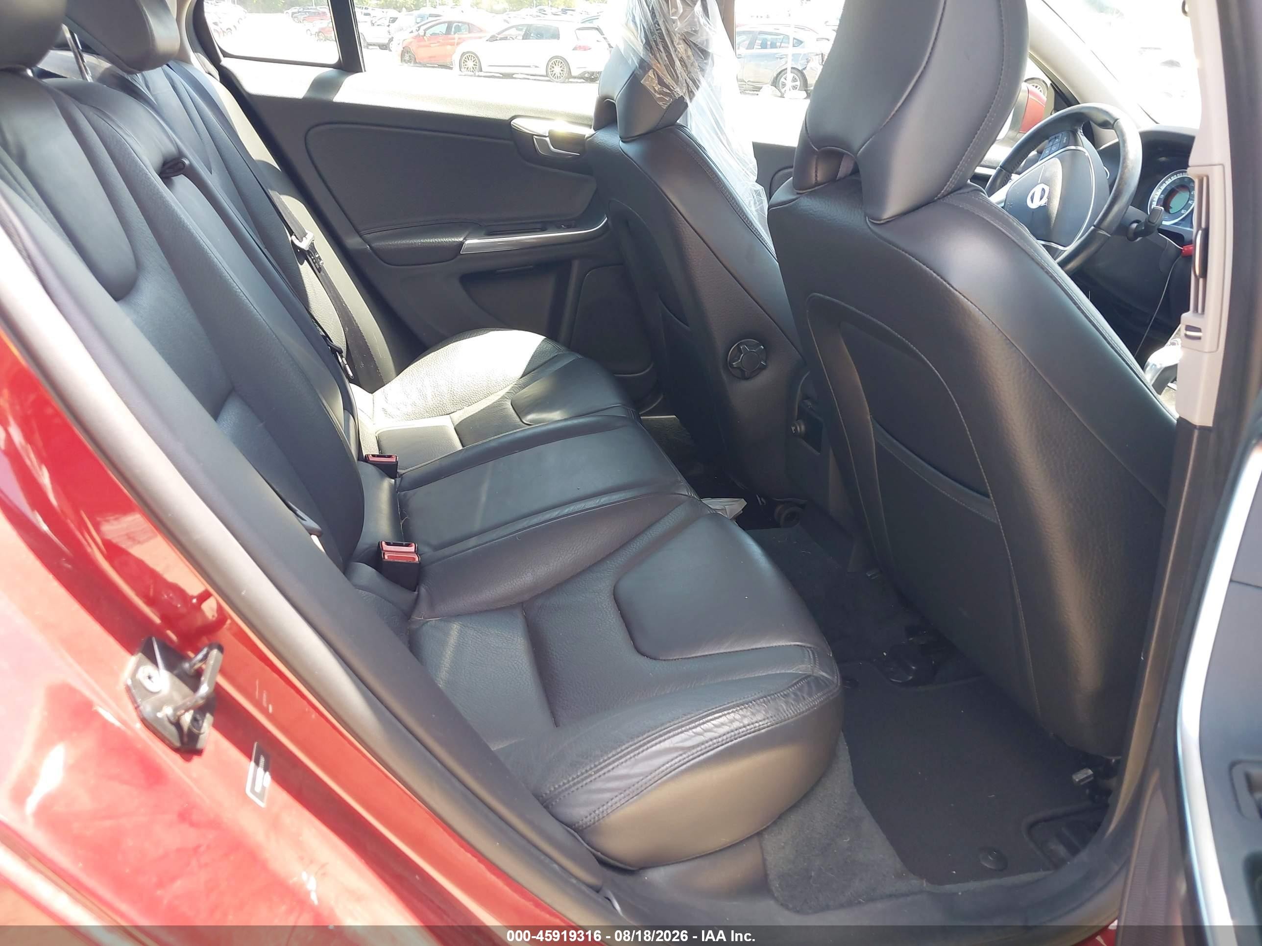 2013 Volvo S60 T5 Red vin: YV1612FS5D1226587