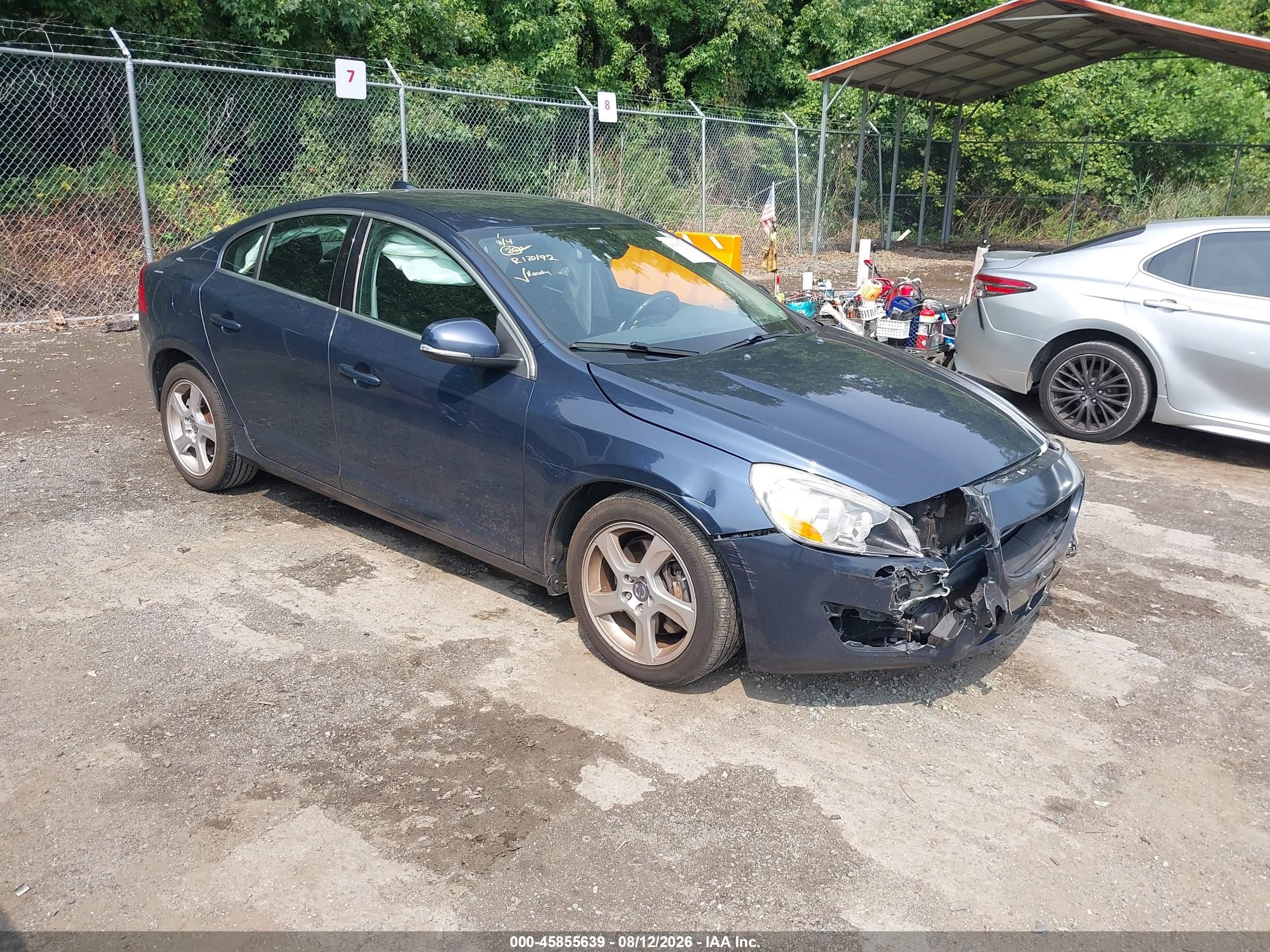 2013 Volvo S60 T5/t5 Platinum/t5 Premier/t5 Premier Plus Blue vin: YV1612FS5D2170192